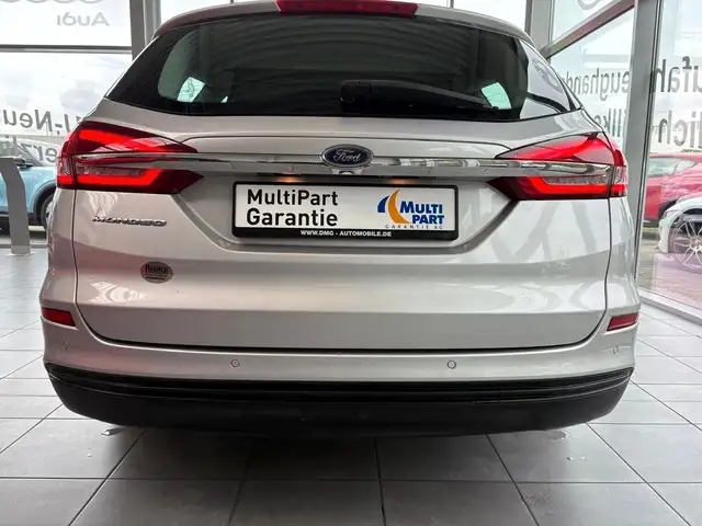 Ford Mondeo view 6