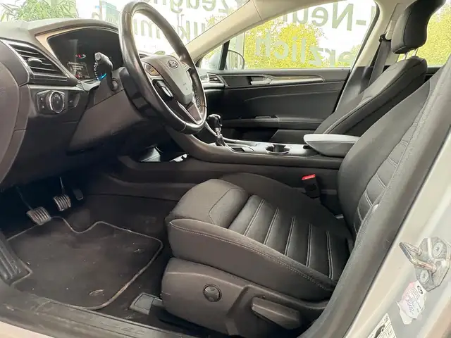 Ford Mondeo view 8