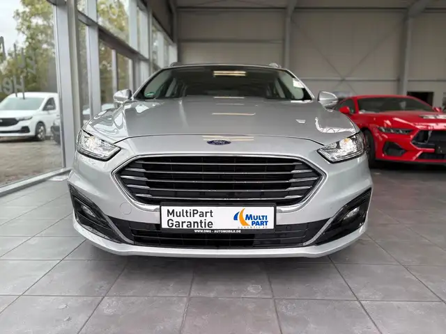 Ford Mondeo view 2