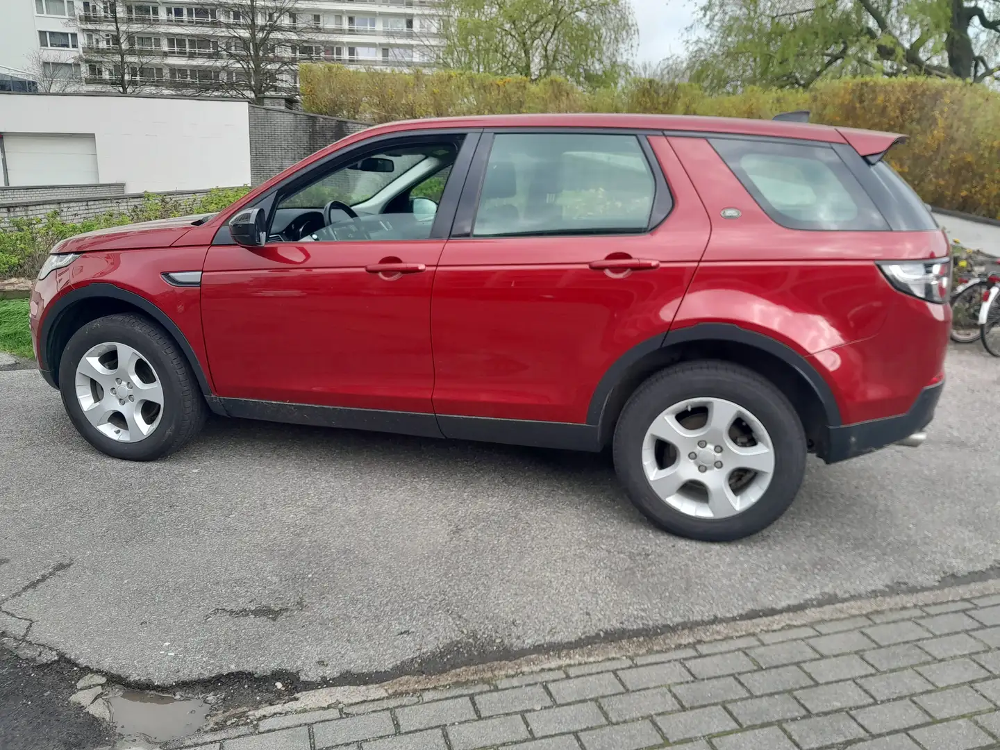 Land Rover Discovery Sport 2.0 TD4 HSE Rood - 1