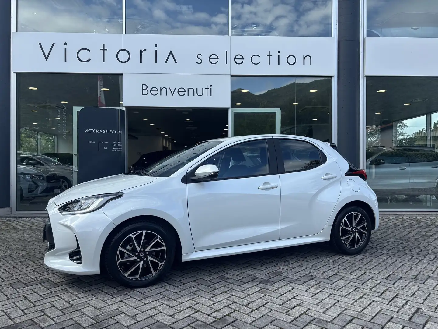 Toyota Yaris YARIS ACTIVE 5 PORTE ACTIVE 72 CV C.MANUALE NEOPA Wit - 1