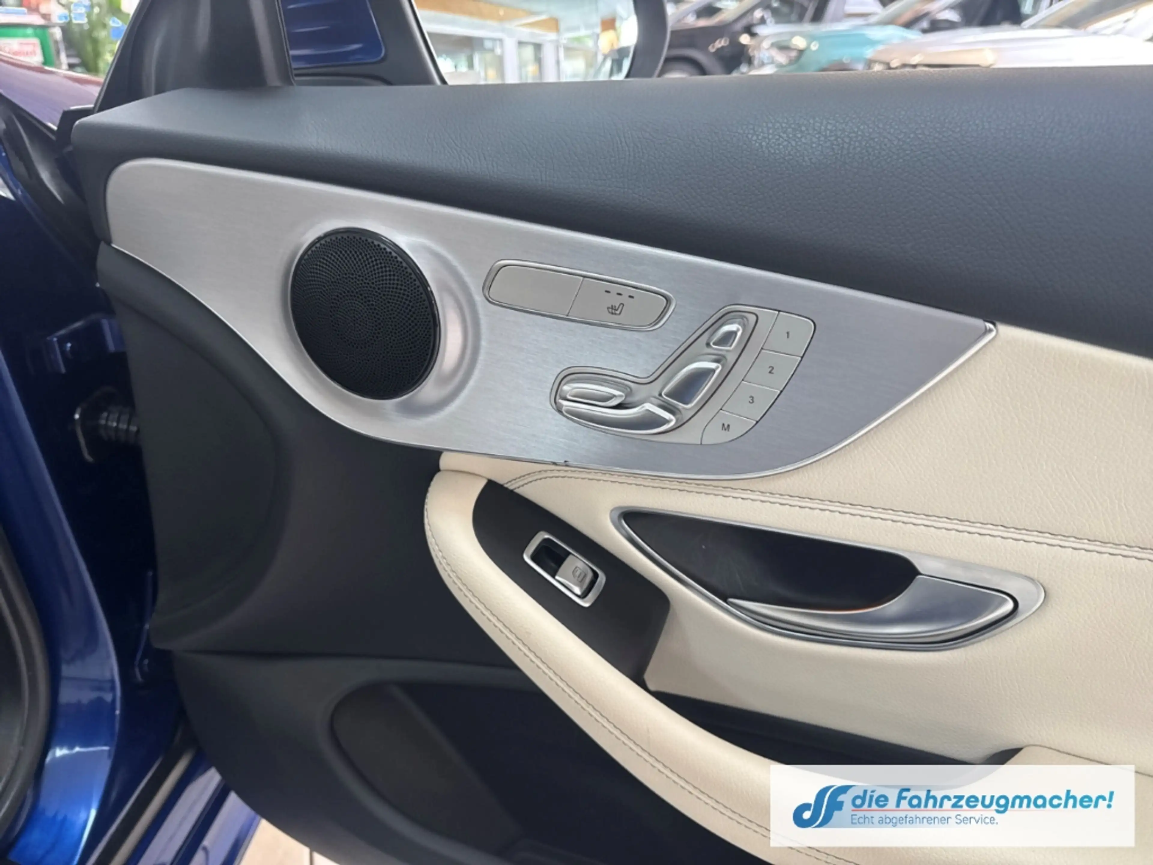 Mercedes-Benz C 200 Cabrio 4Matic Sportpaket AMG LED Leder Mem.Si 360 — photo 13