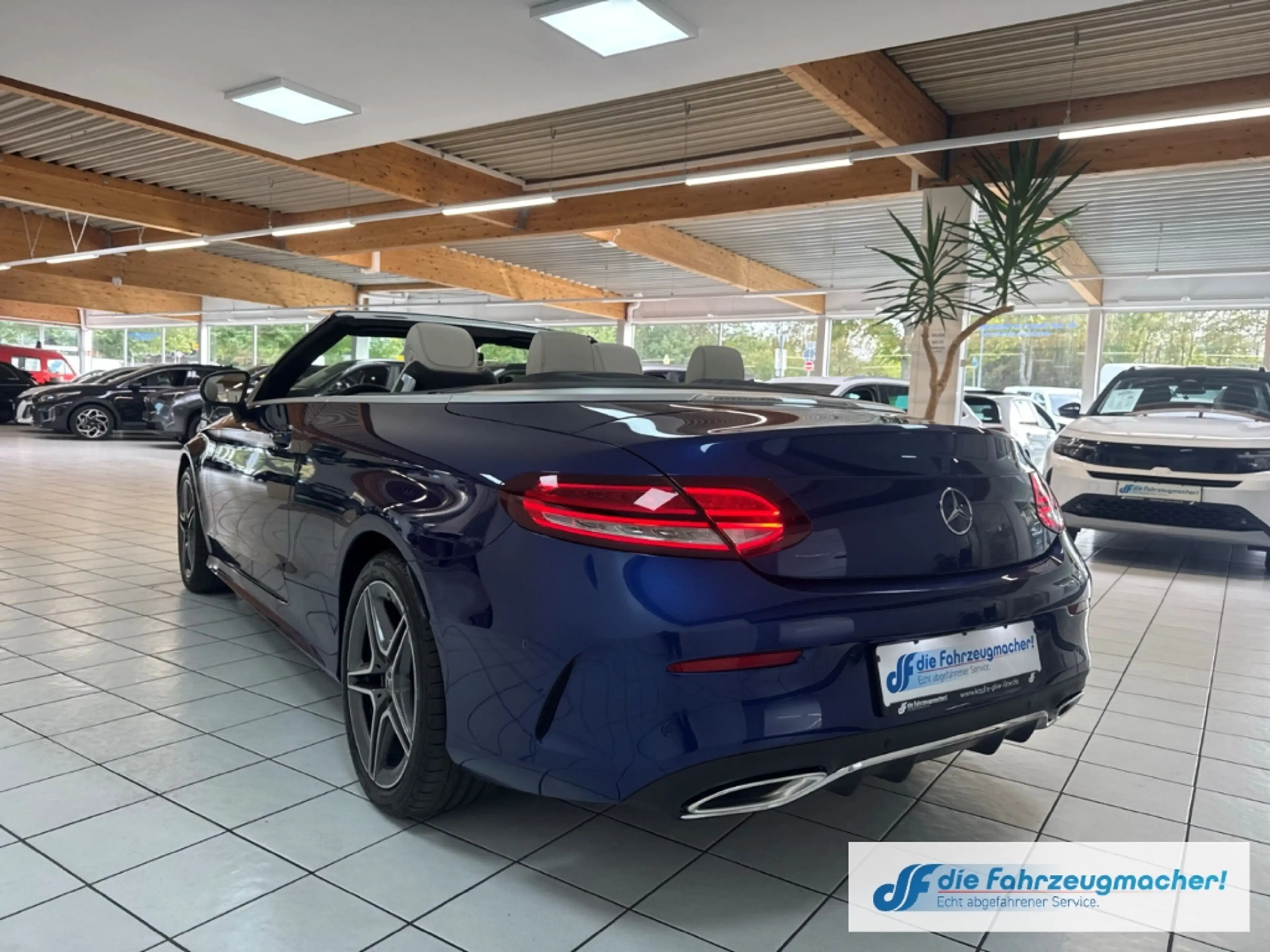 Mercedes-Benz C 200 Cabrio 4Matic Sportpaket AMG LED Leder Mem.Si 360 — photo 3