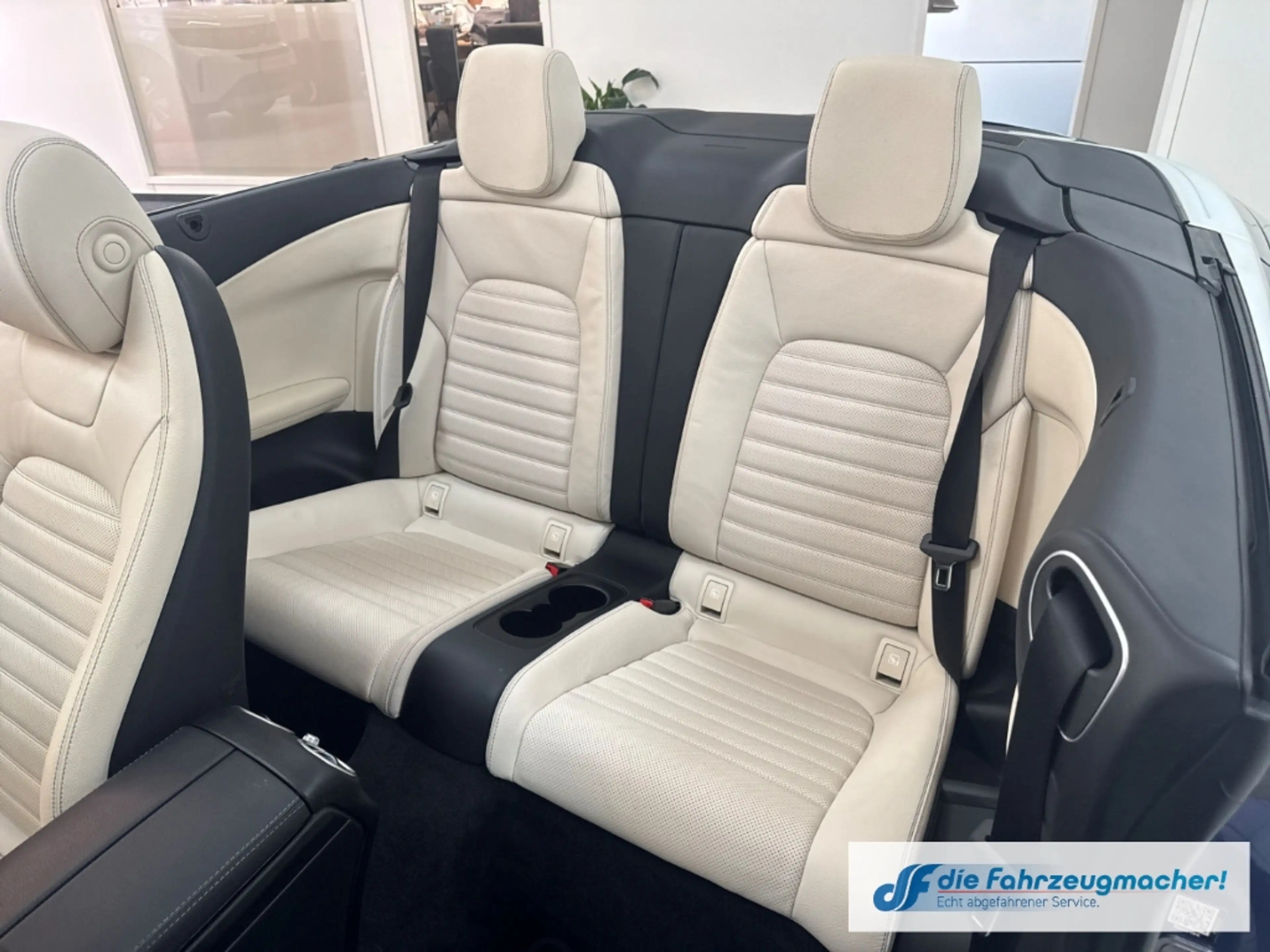 Mercedes-Benz C 200 Cabrio 4Matic Sportpaket AMG LED Leder Mem.Si 360 — photo 15