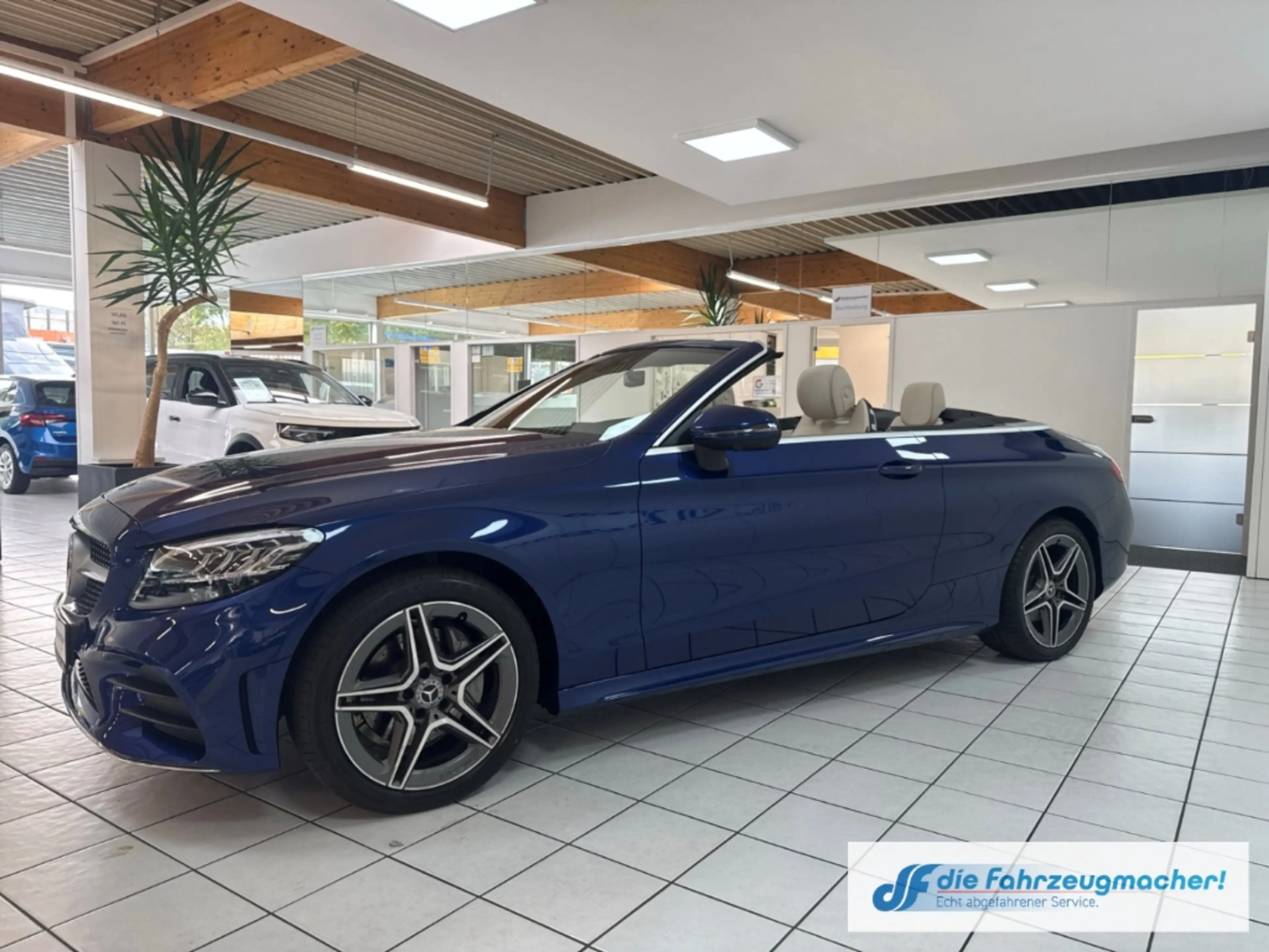 Mercedes-Benz C 200 Cabrio 4Matic Sportpaket AMG LED Leder Mem.Si 360 — photo 2