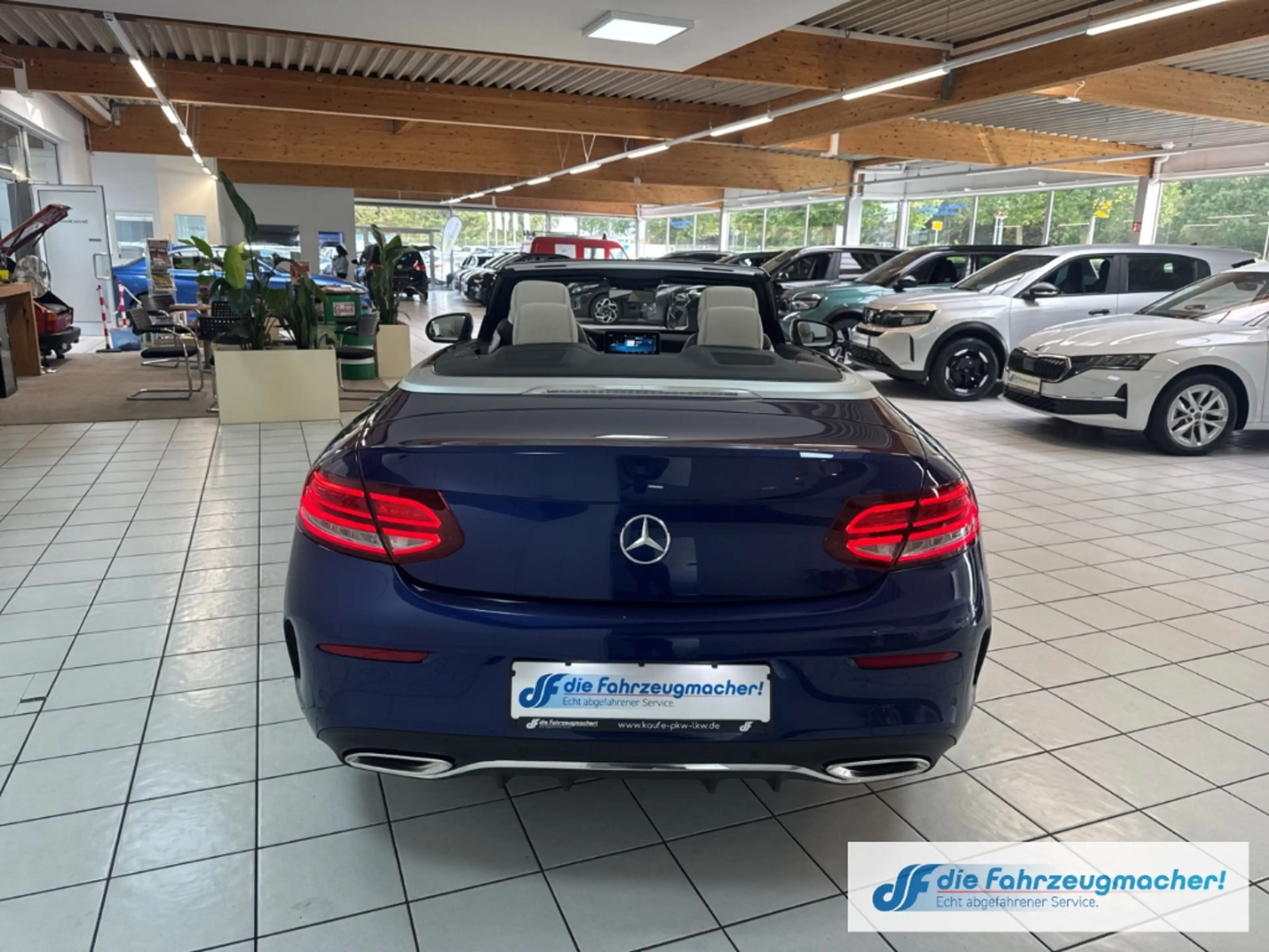 Mercedes-Benz C 200 Cabrio 4Matic Sportpaket AMG LED Leder Mem.Si 360 — photo 7