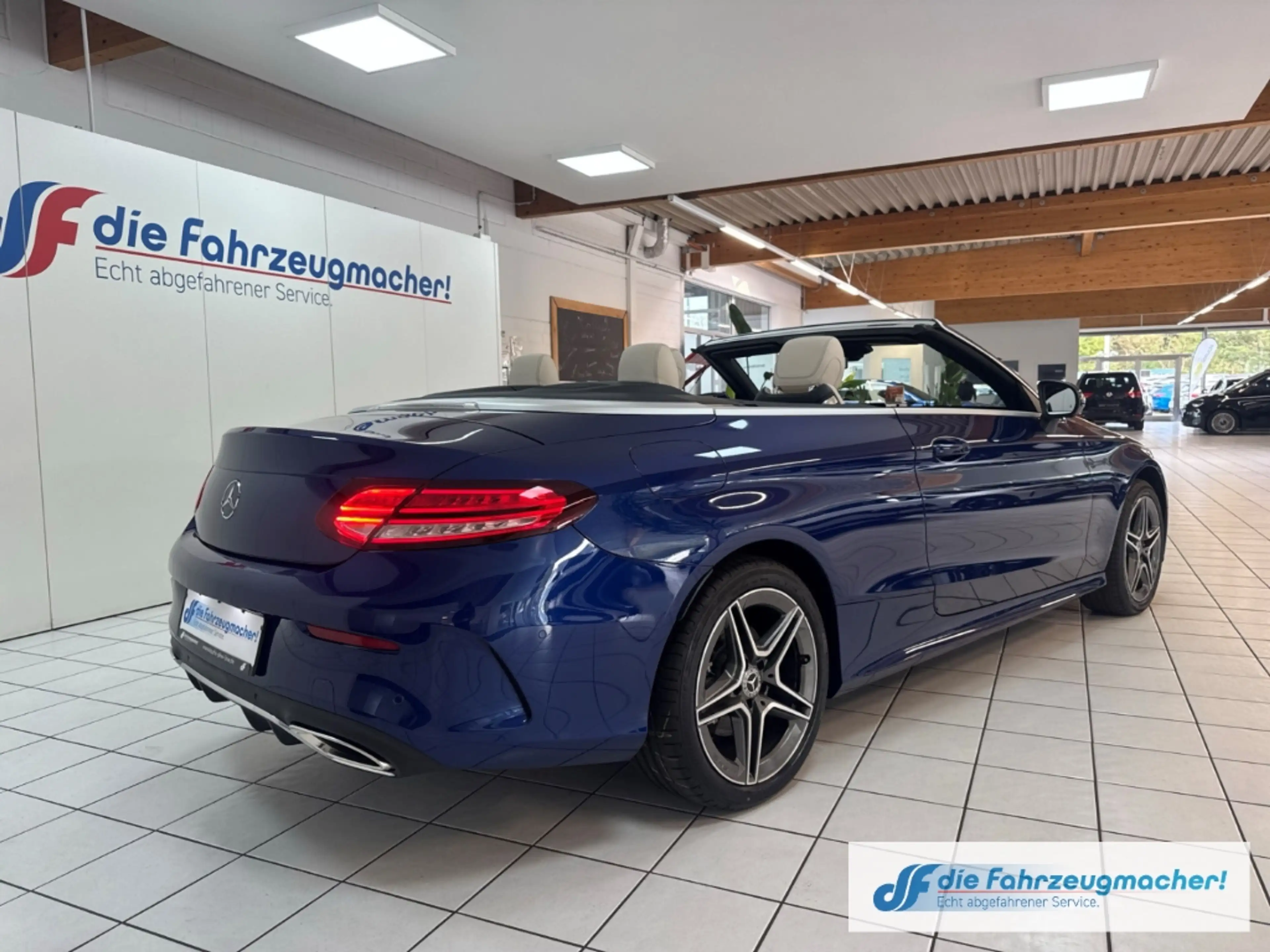 Mercedes-Benz C 200 Cabrio 4Matic Sportpaket AMG LED Leder Mem.Si 360 — photo 4