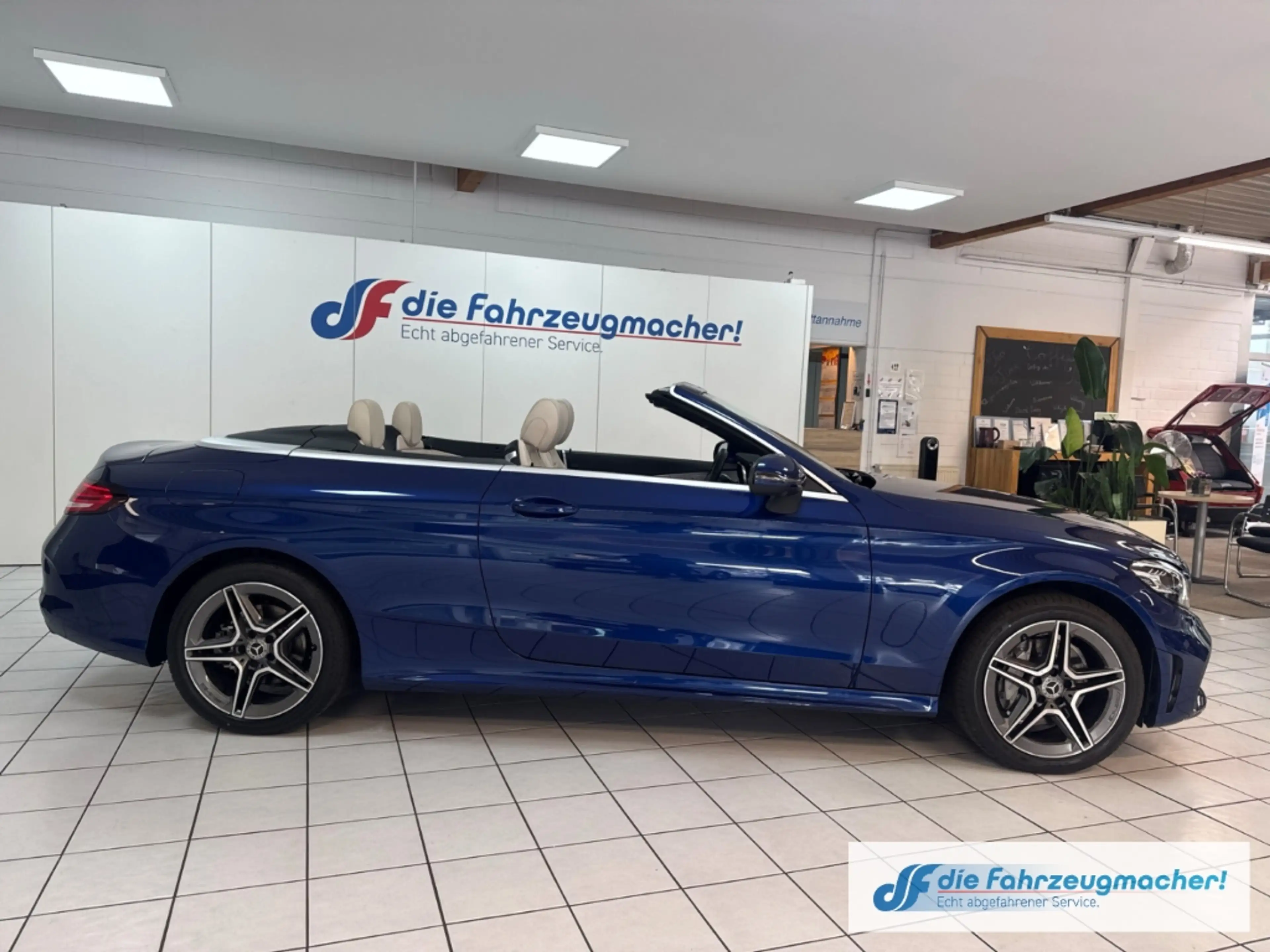 Mercedes-Benz C 200 Cabrio 4Matic Sportpaket AMG LED Leder Mem.Si 360 — photo 6