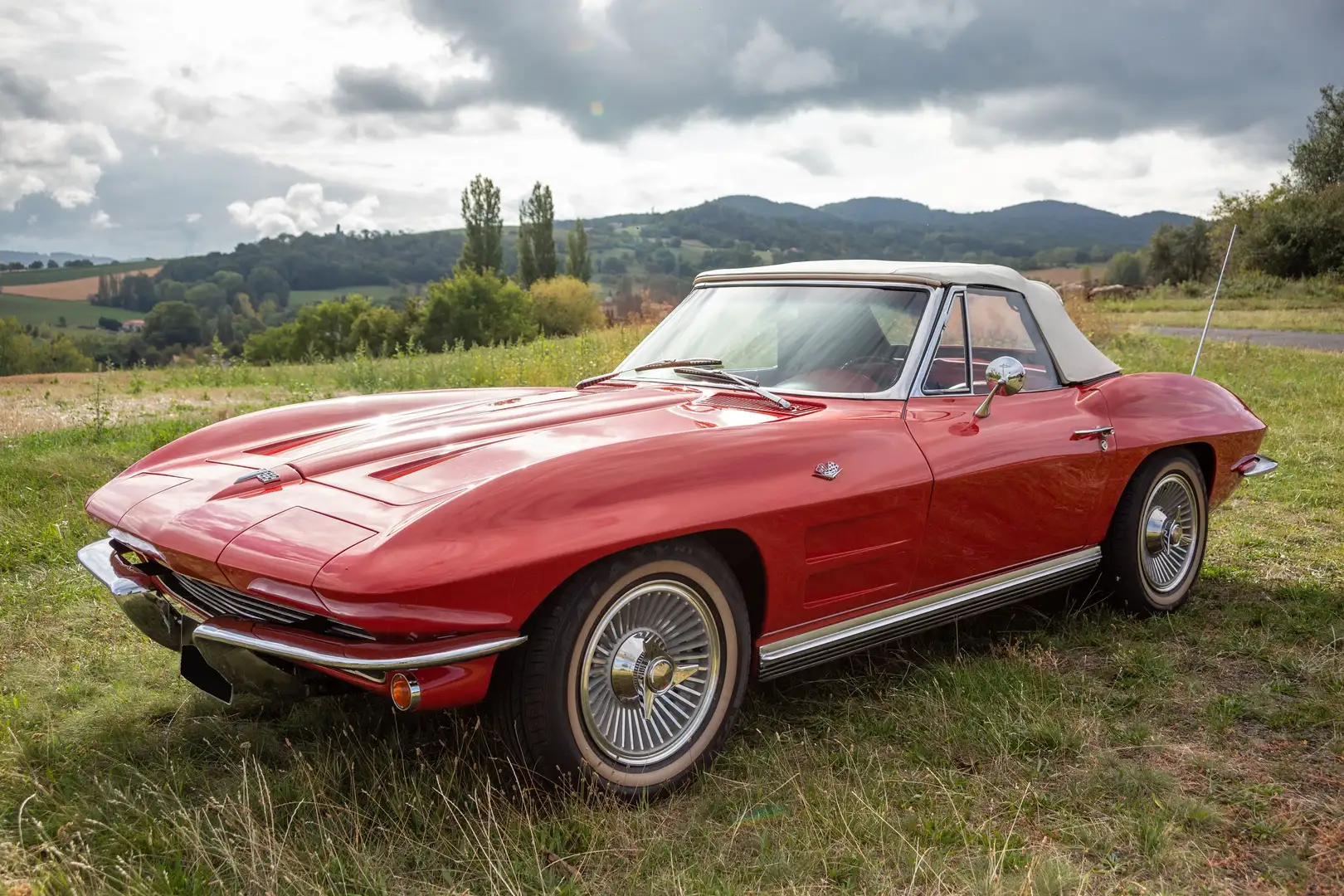 Corvette C2 Sting Ray Rojo - 1