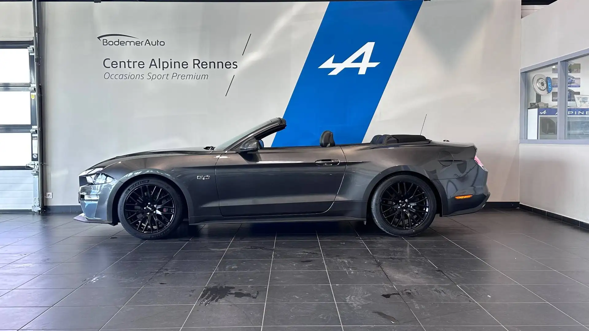 Ford Mustang Mustang Convertible V8 5.0 - 2