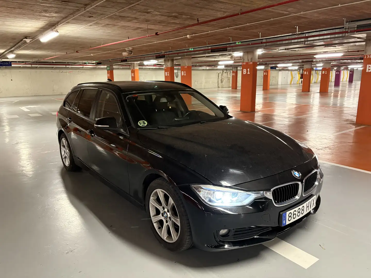 BMW 318 318d Touring Sport (4.75) Negro - 2