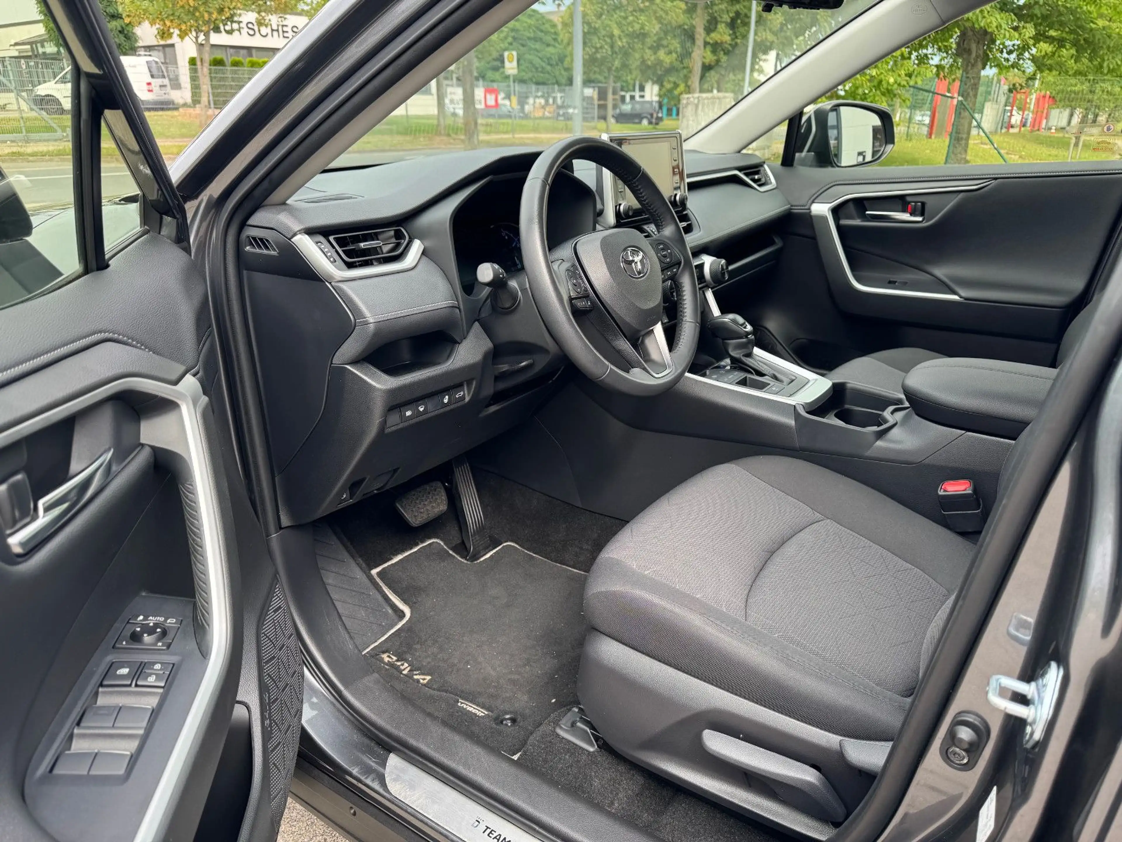 Toyota RAV 4 4 Hybrid/Team/ACC/LED/NAVI/KAMERA/SITZH/DAB/ — photo 9