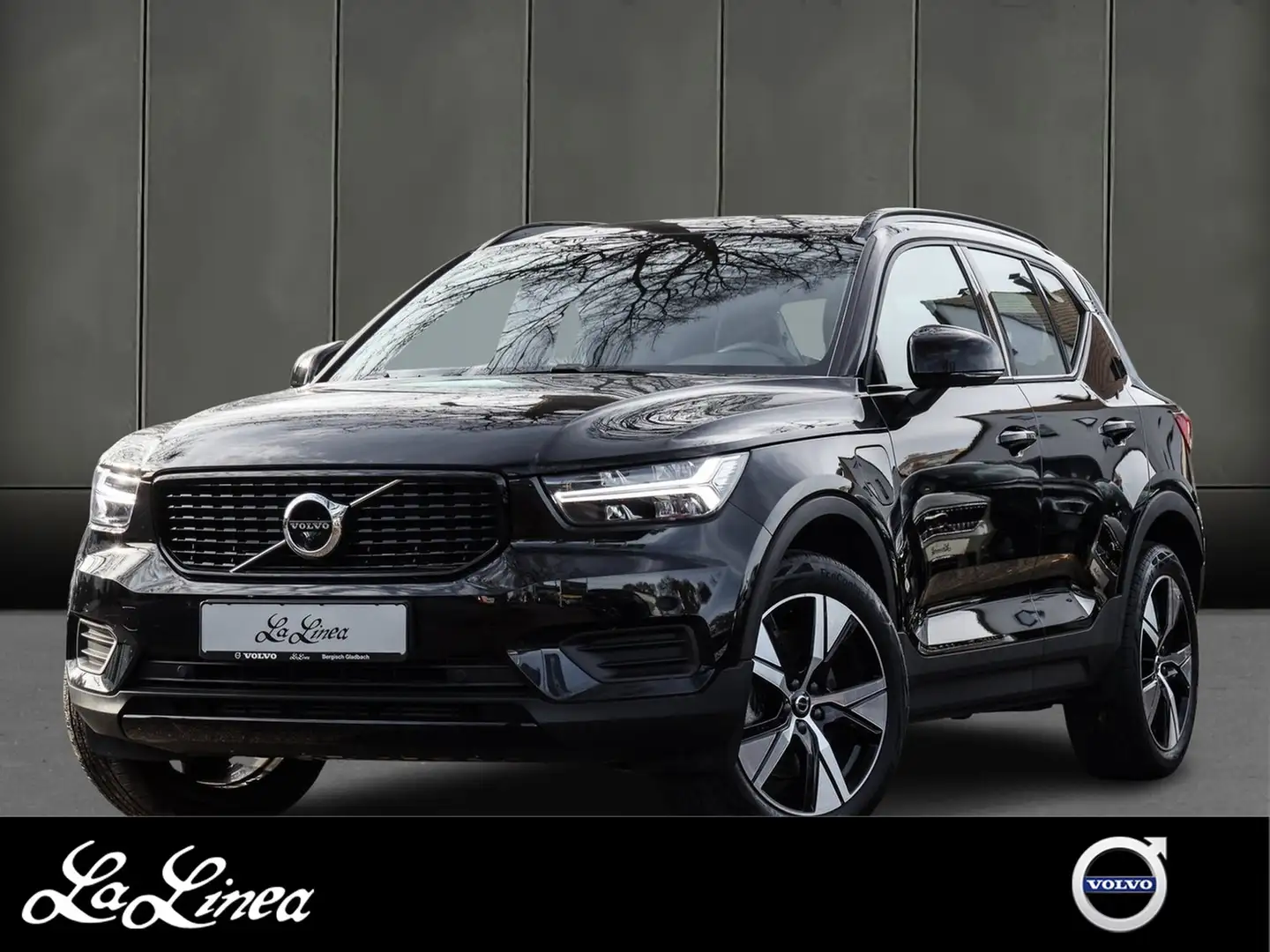 Volvo XC40 T5 R Design Recharge Plug-In Hybrid 2WD Schwarz - 1