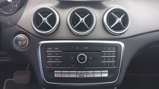 Mercedes-Benz Cla view 13