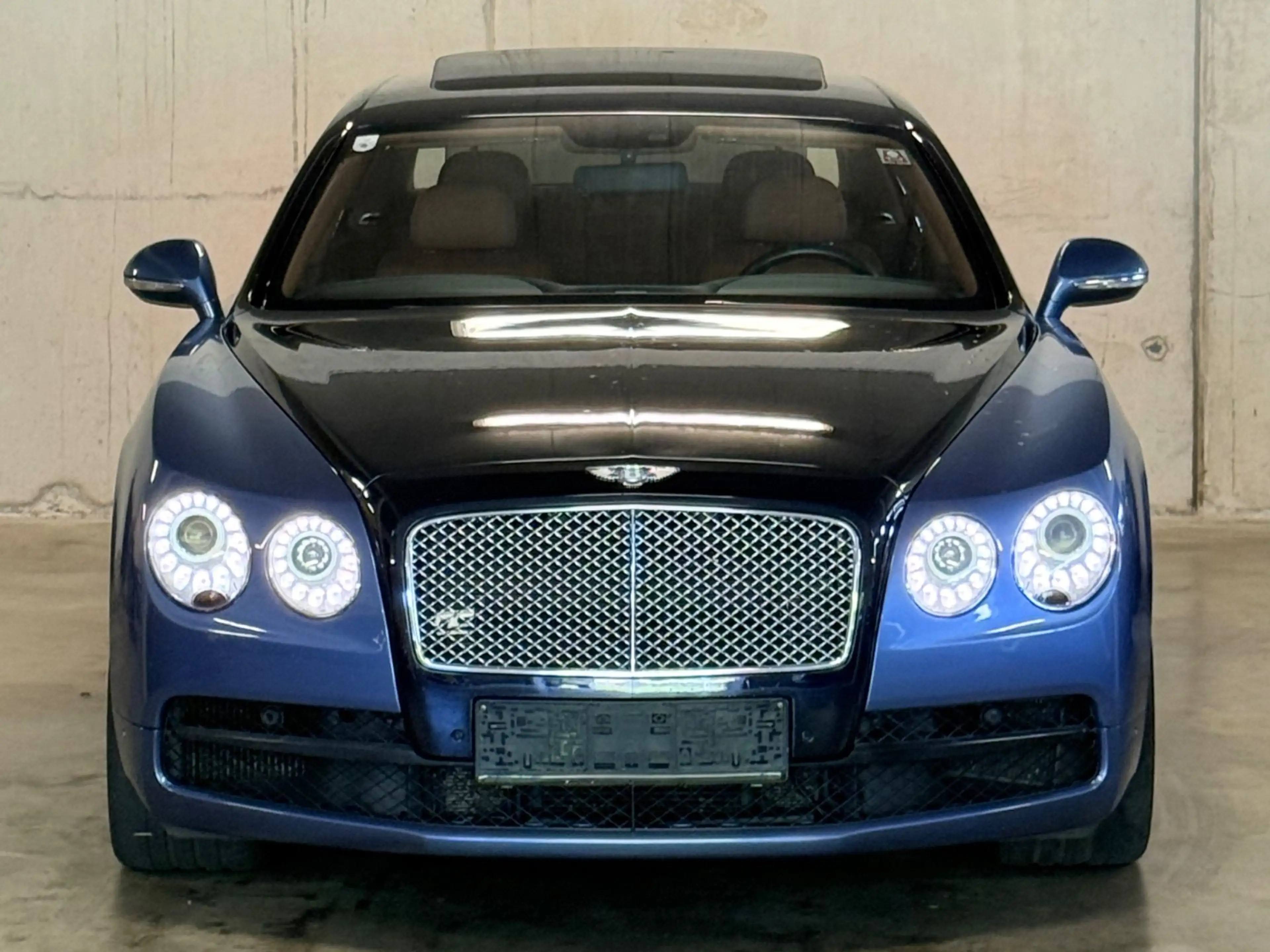 Bentley Flying Spur V8 *TWO-TONE*MASSAGE*TOP — photo 2