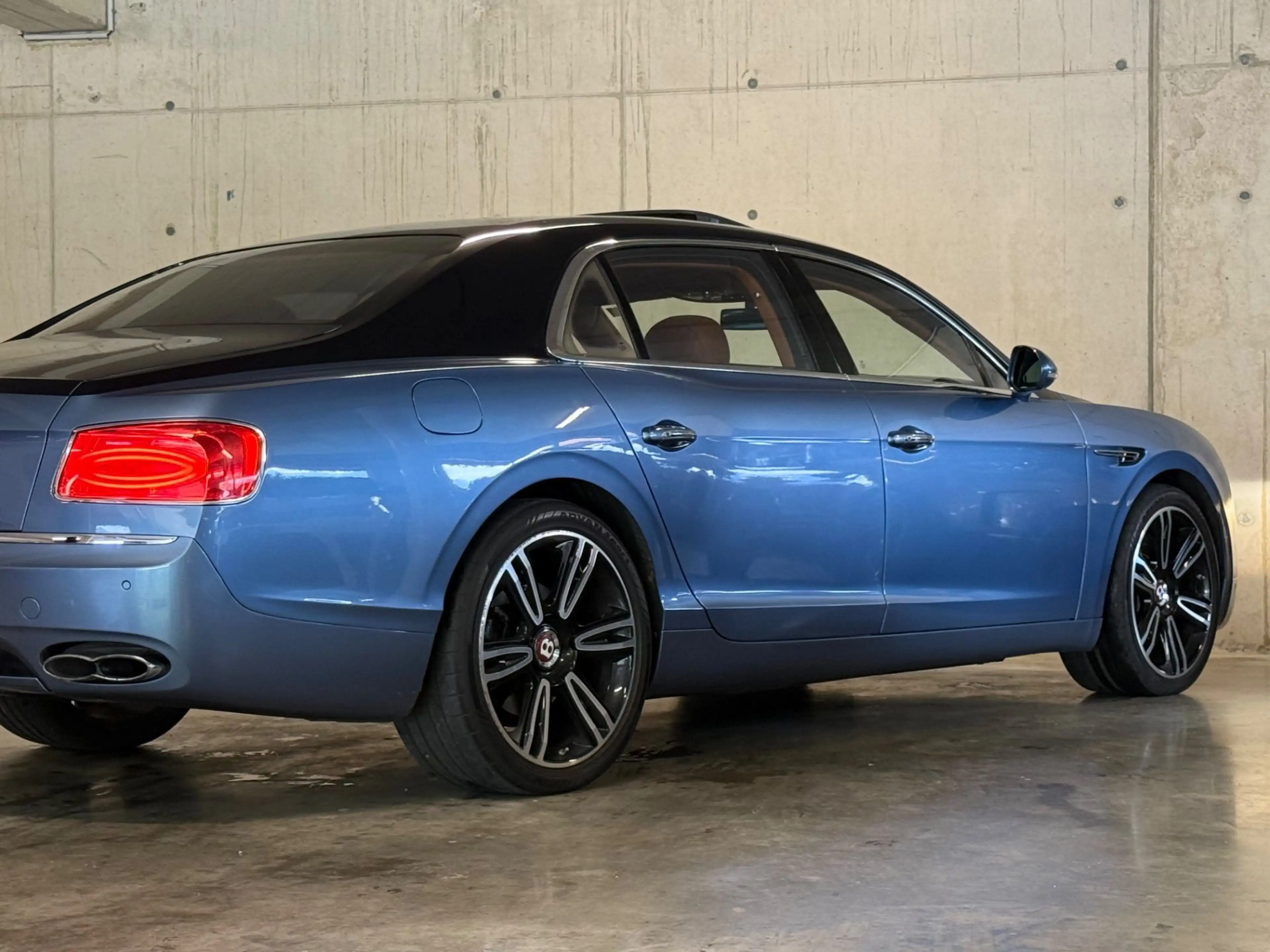 Bentley Flying Spur V8 *TWO-TONE*MASSAGE*TOP — photo 10