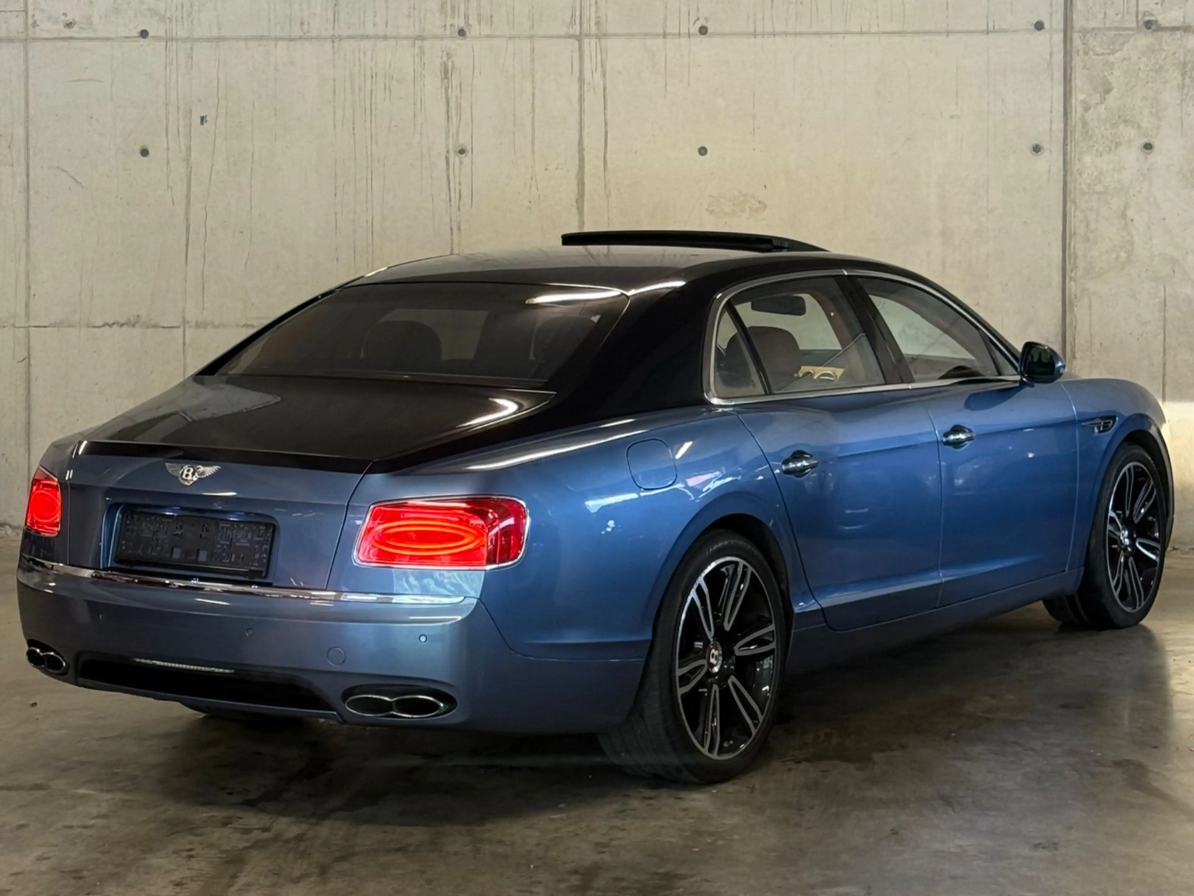 Bentley Flying Spur V8 *TWO-TONE*MASSAGE*TOP — photo 9