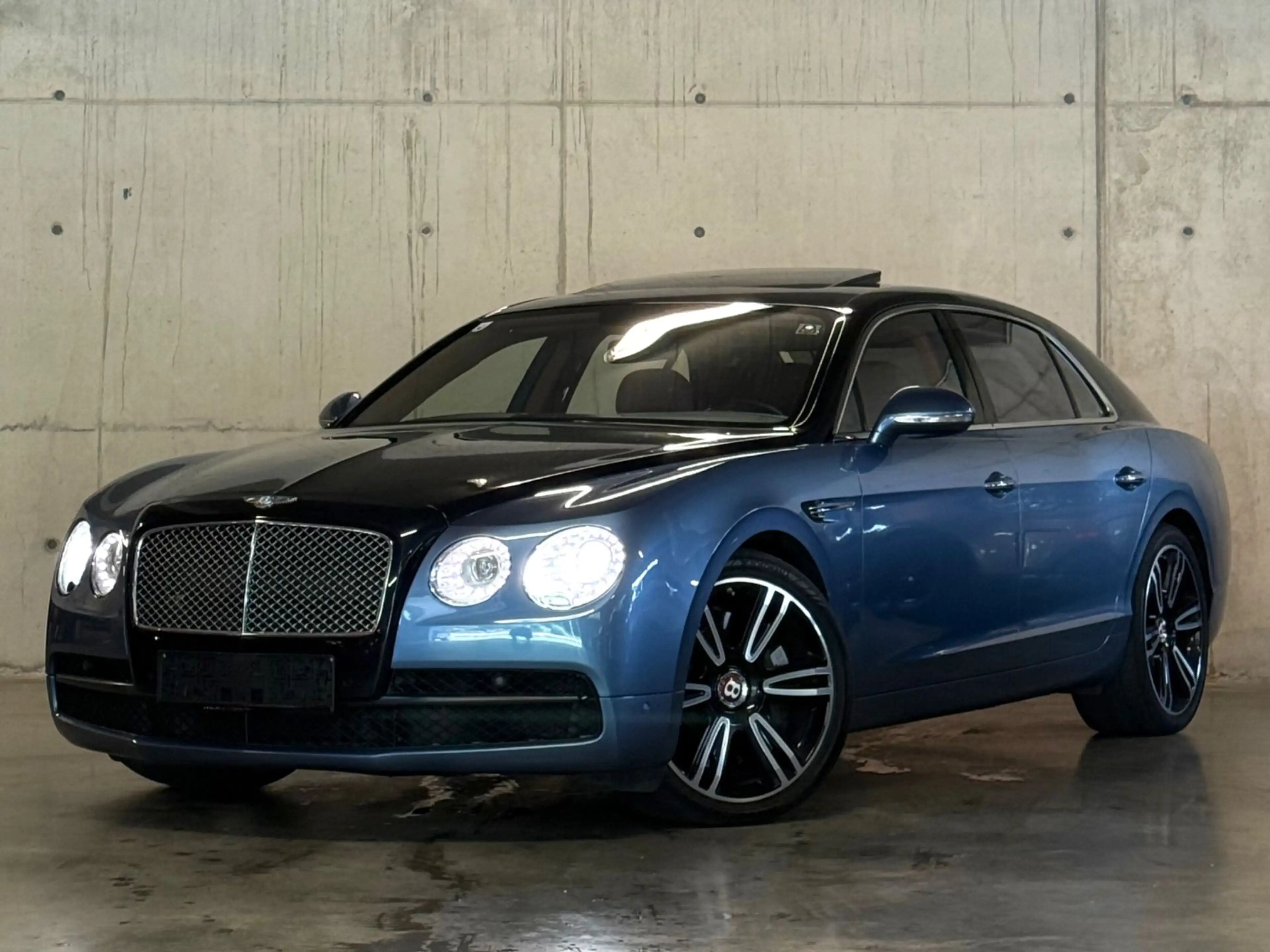 Bentley Flying Spur V8 *TWO-TONE*MASSAGE*TOP