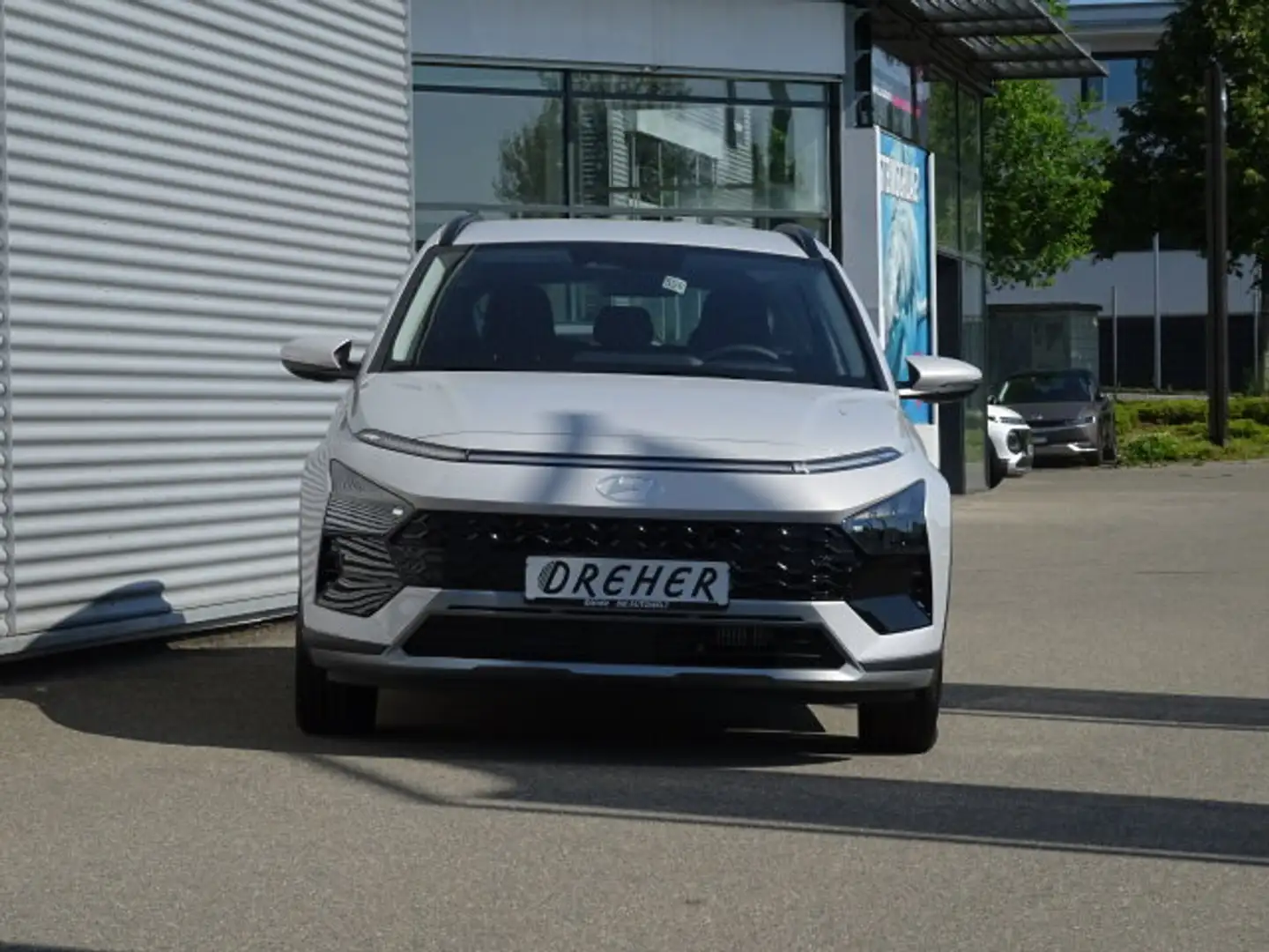 Hyundai BAYON MY25 1.0 T-GDI 6-MT 100 PS Trend 2WD Trend Navi Grau - 2
