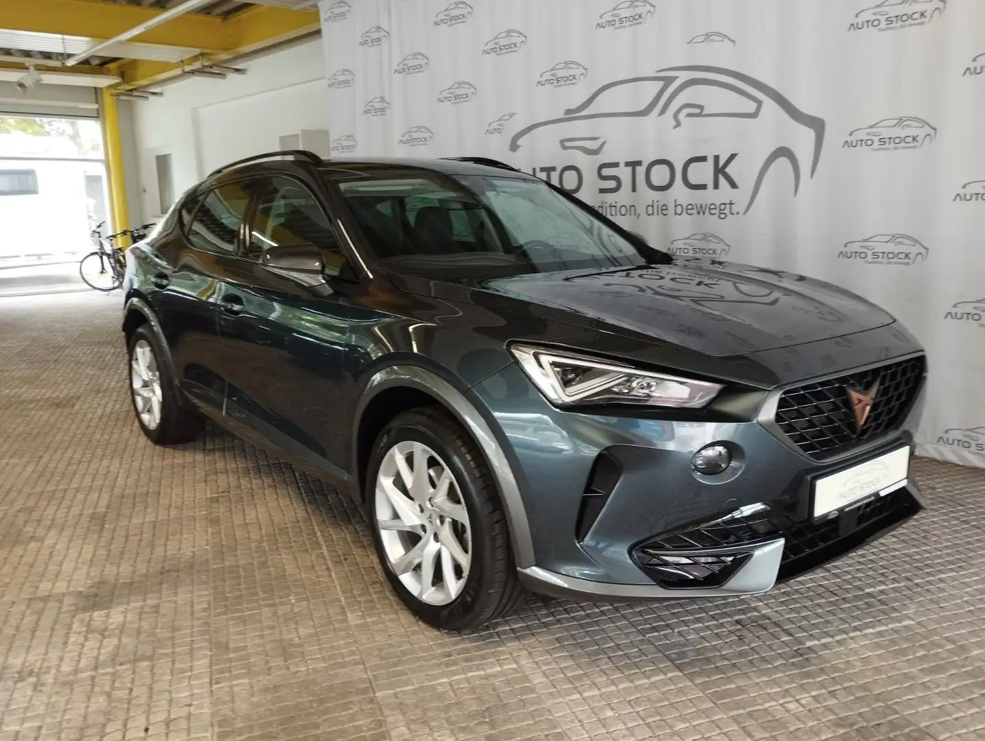 CUPRA Formentor 1.4 e-HYBRID DSG LED ACC PDC AHK schwe Grijs - 1