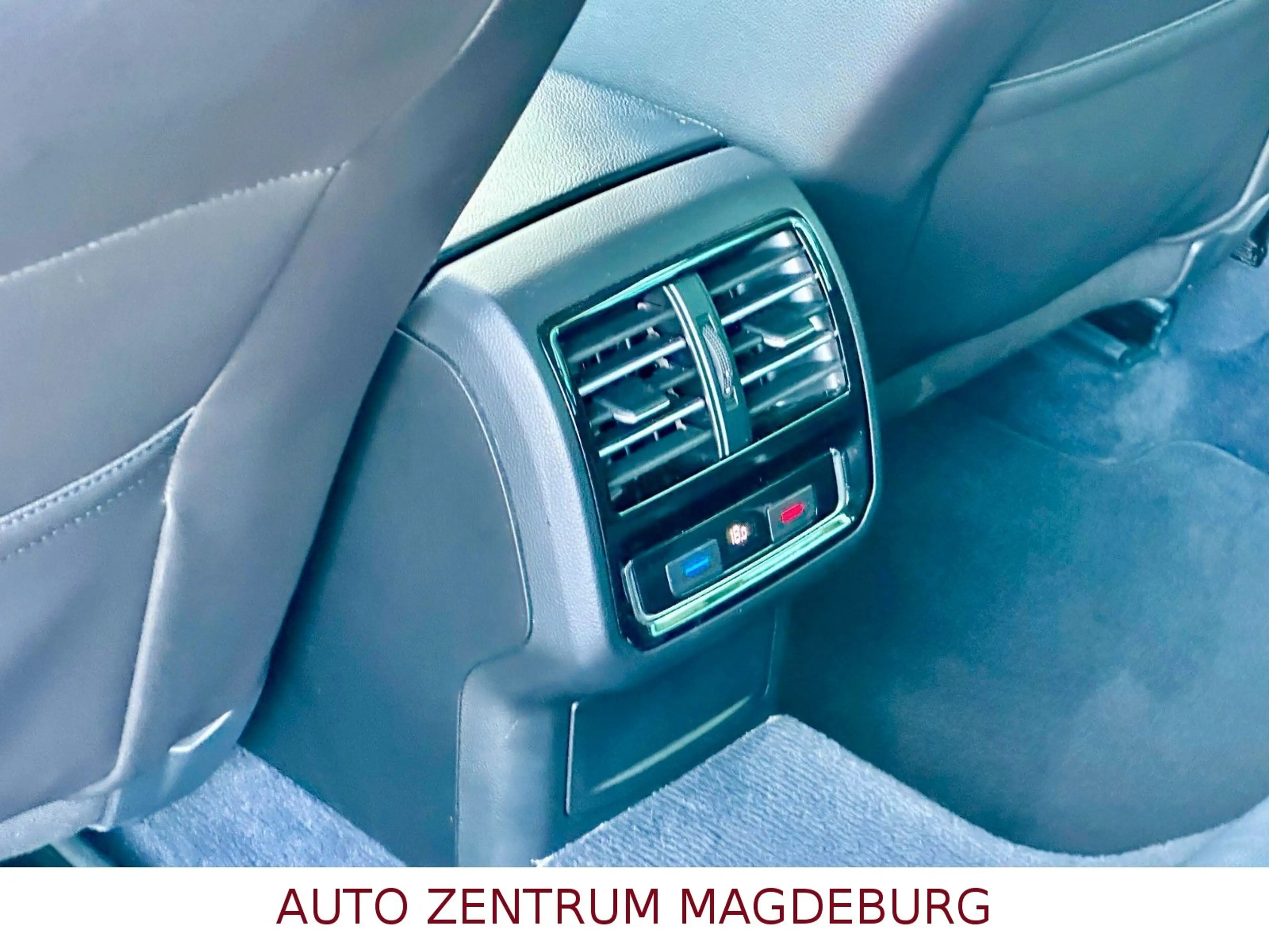 Volkswagen Passat Variant Highline 4 Motion NAV*STANDHZ*AHK — photo 11
