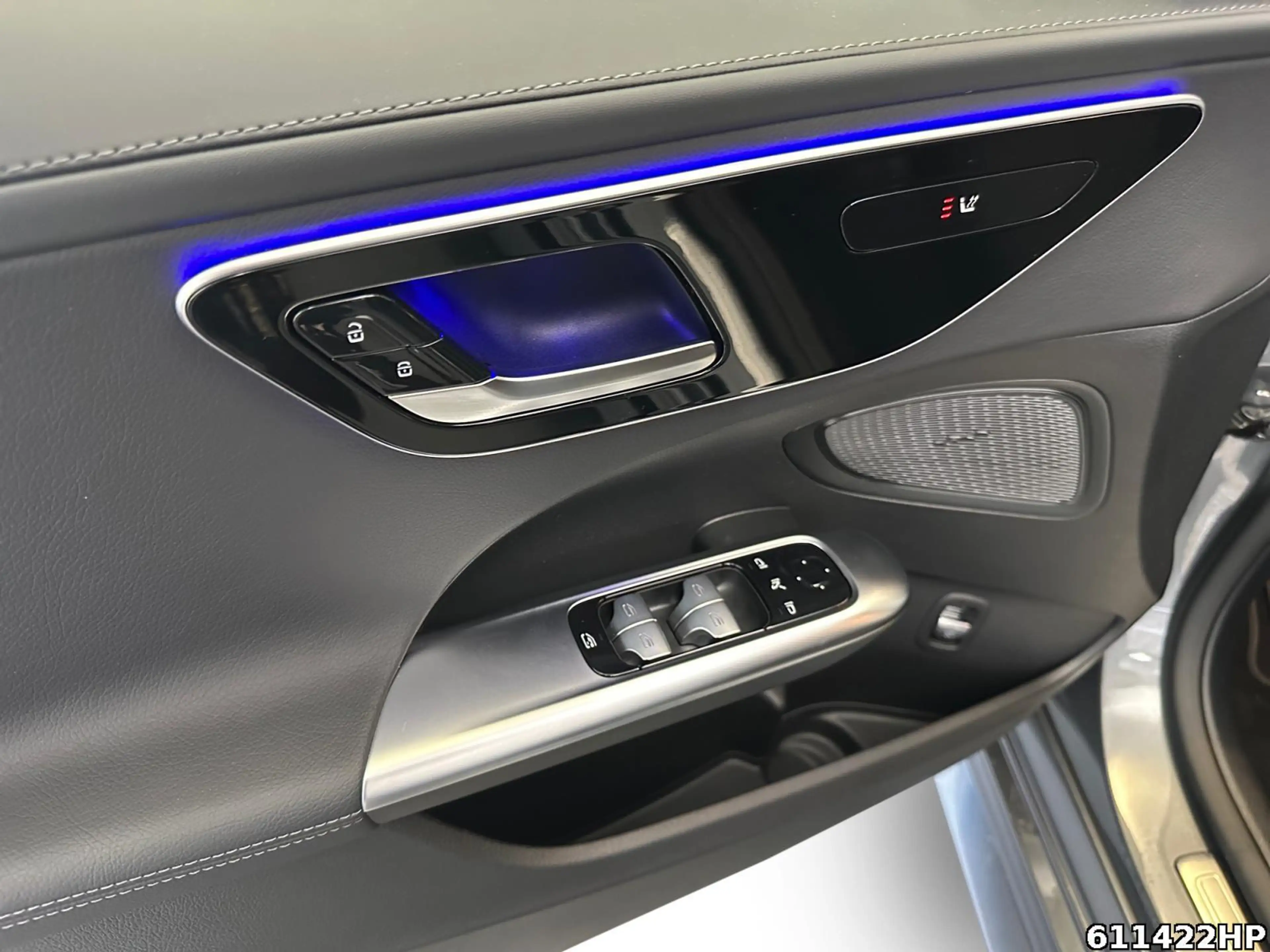 Mercedes-Benz C 300 T AMG AHK Distronic Night Kamera Carplay — photo 14