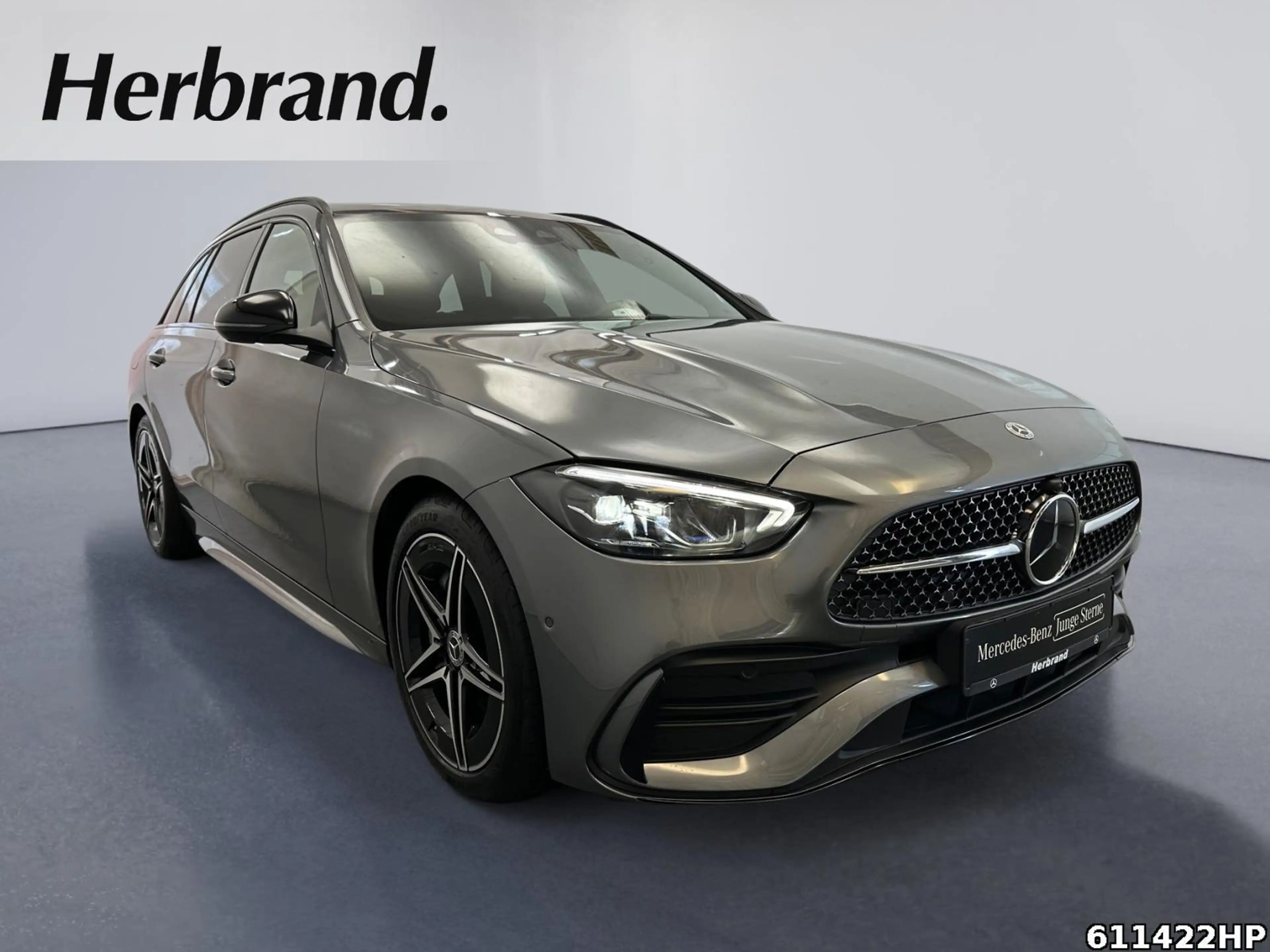 Mercedes-Benz C 300 T AMG AHK Distronic Night Kamera Carplay — photo 2