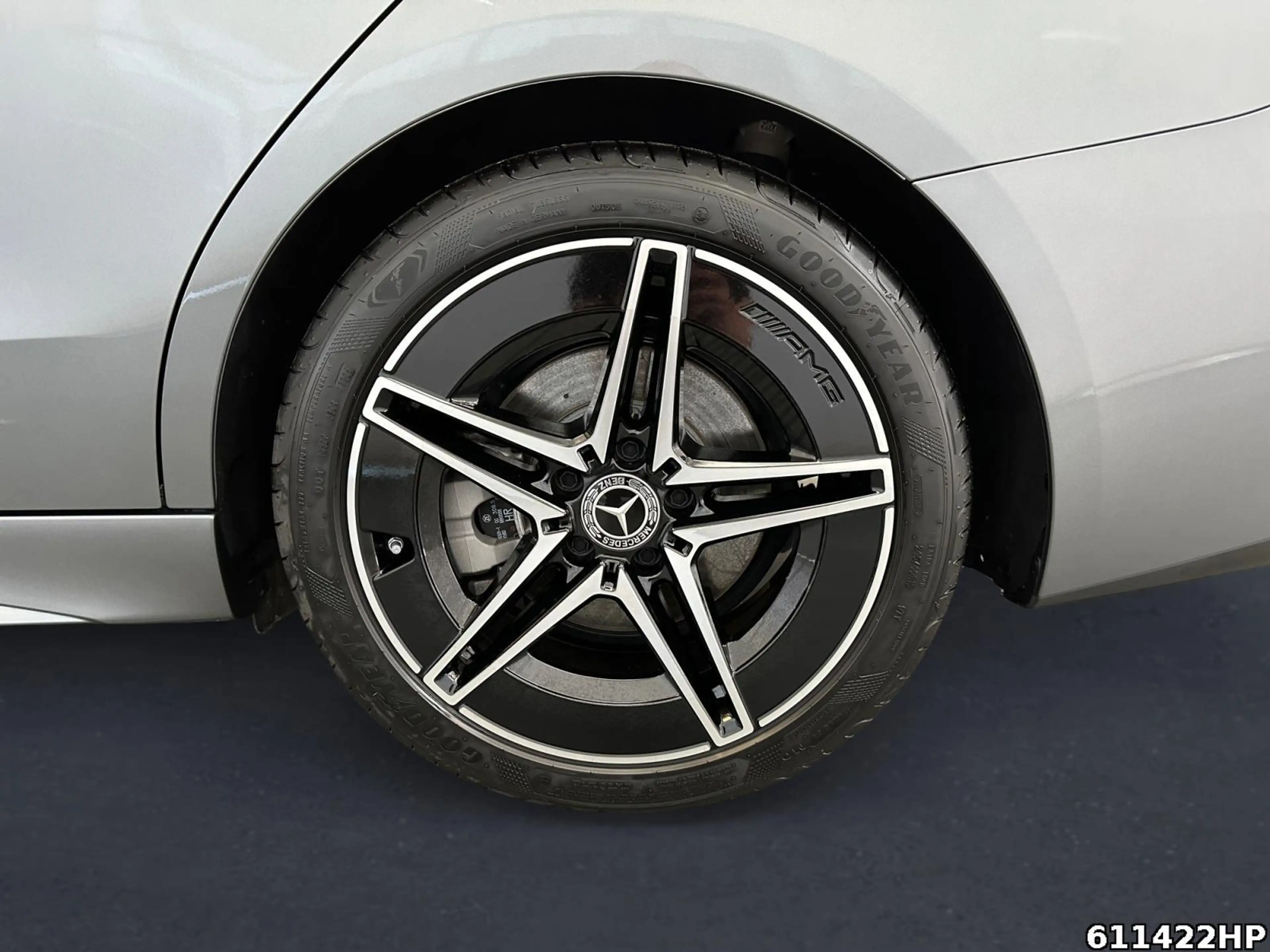 Mercedes-Benz C 300 T AMG AHK Distronic Night Kamera Carplay — photo 5