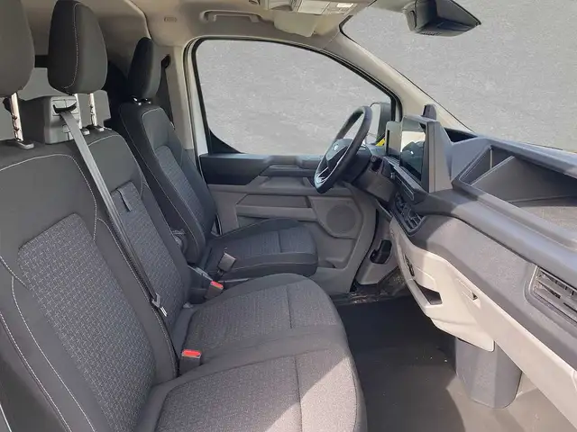 Ford Transit Custom view 3