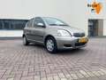 Toyota Yaris 1.0 VVT-I Automaat 5drs Airco Grijs - thumbnail 1