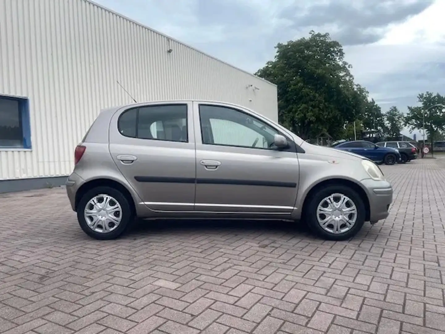 Toyota Yaris 1.0 VVT-I Automaat 5drs Airco Grijs - 2