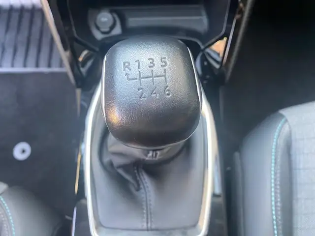 Peugeot 2008 view 12
