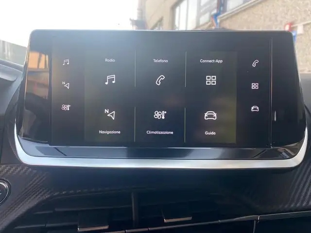 Peugeot 2008 view 10
