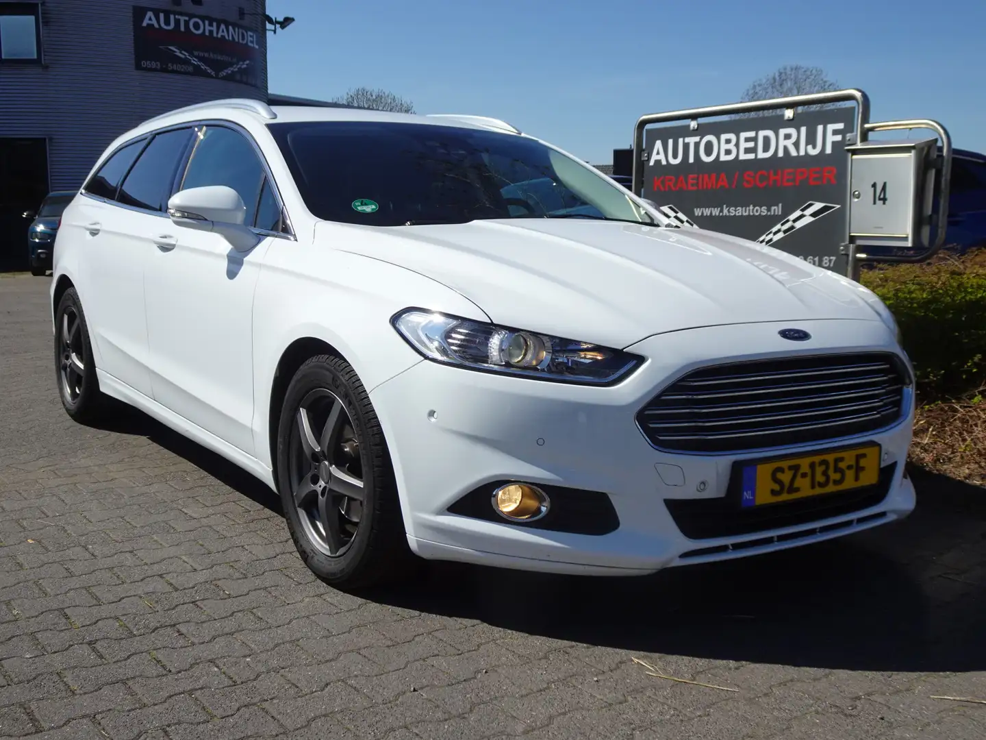 Ford Mondeo Wagon 1.5 Titanium Wit - 1