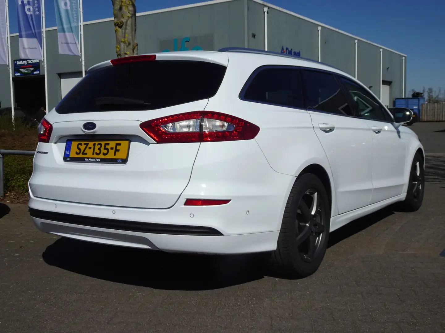 Ford Mondeo Wagon 1.5 Titanium Wit - 2