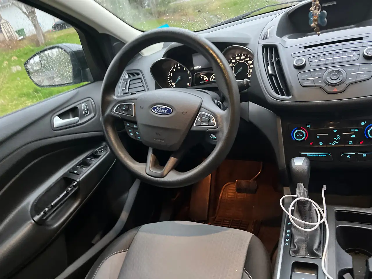 Ford Escape снимка Ford Escape