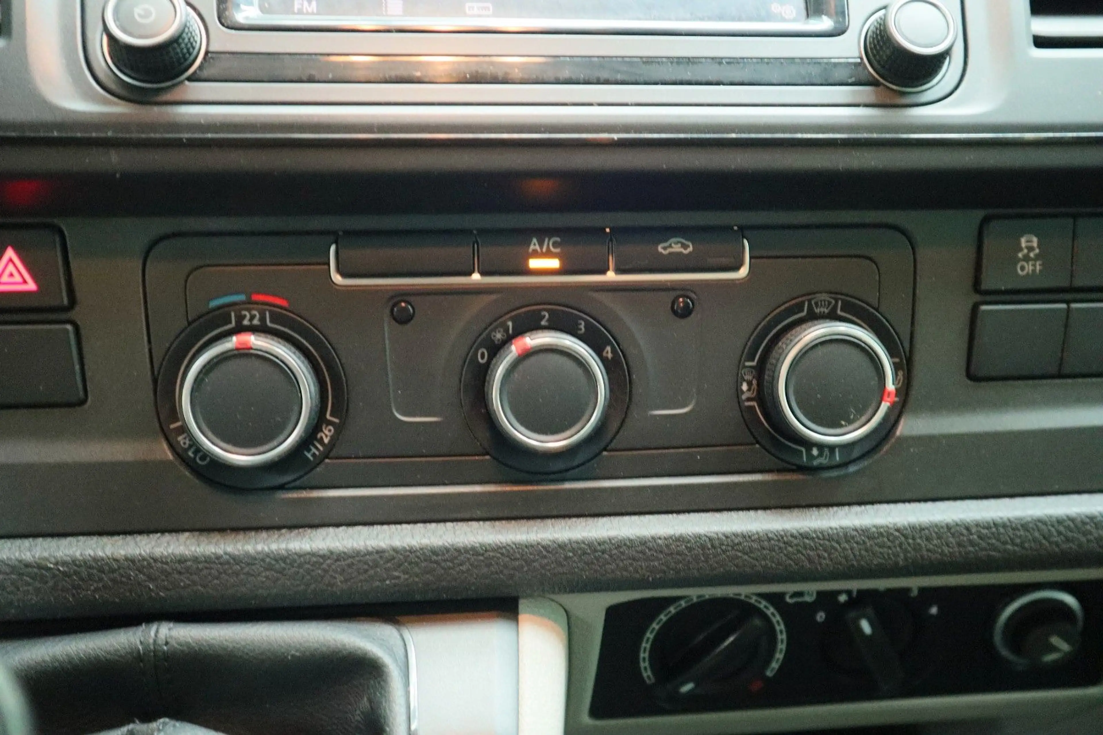 Volkswagen T6 Transporter Kasten/Kombi Kombi 4Motion — photo 15
