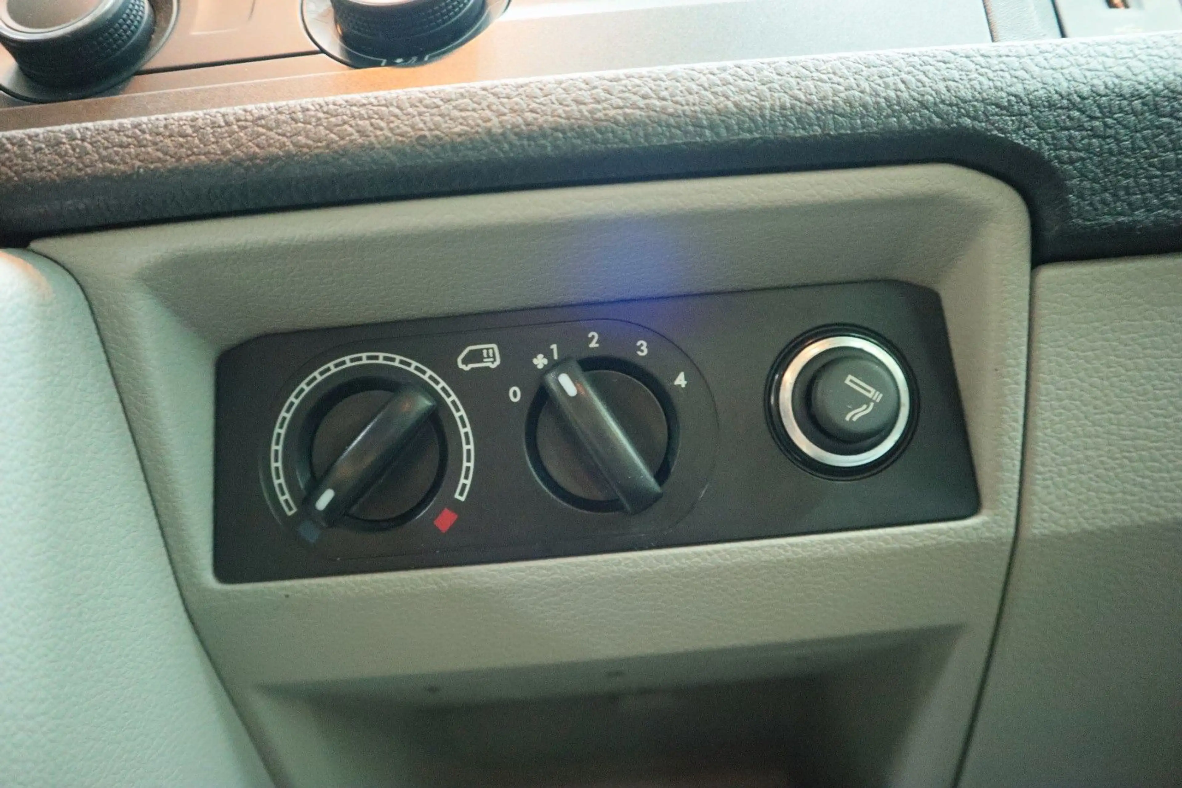 Volkswagen T6 Transporter Kasten/Kombi Kombi 4Motion — photo 14