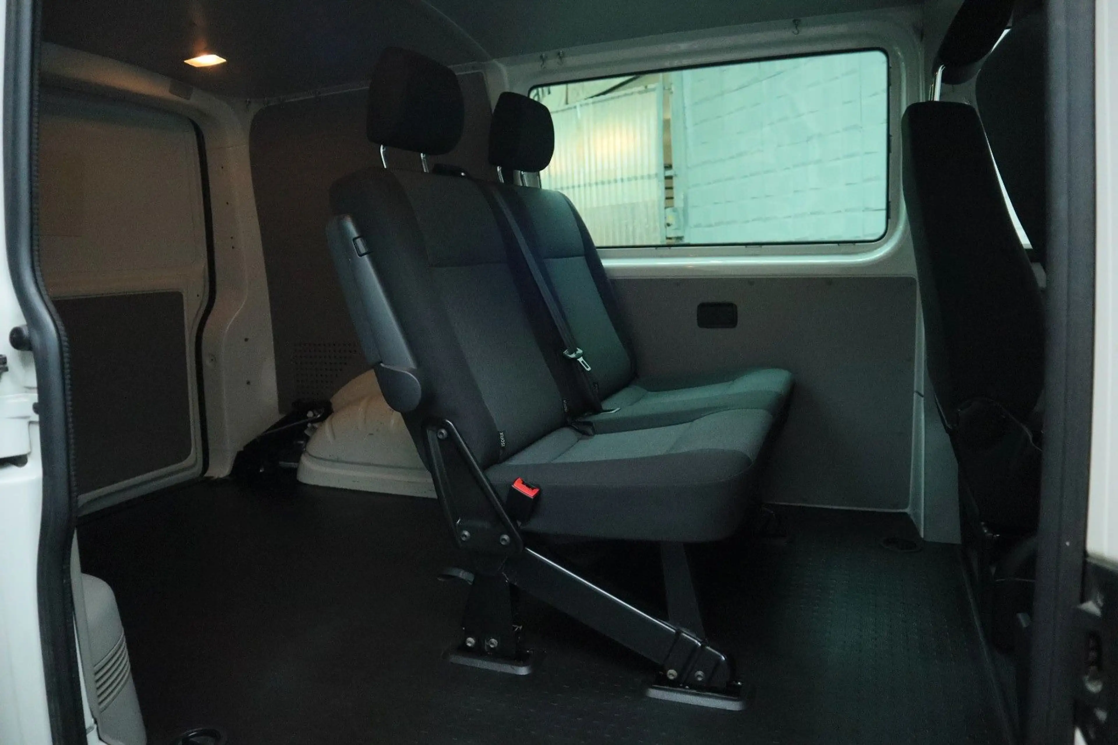 Volkswagen T6 Transporter Kasten/Kombi Kombi 4Motion — photo 8