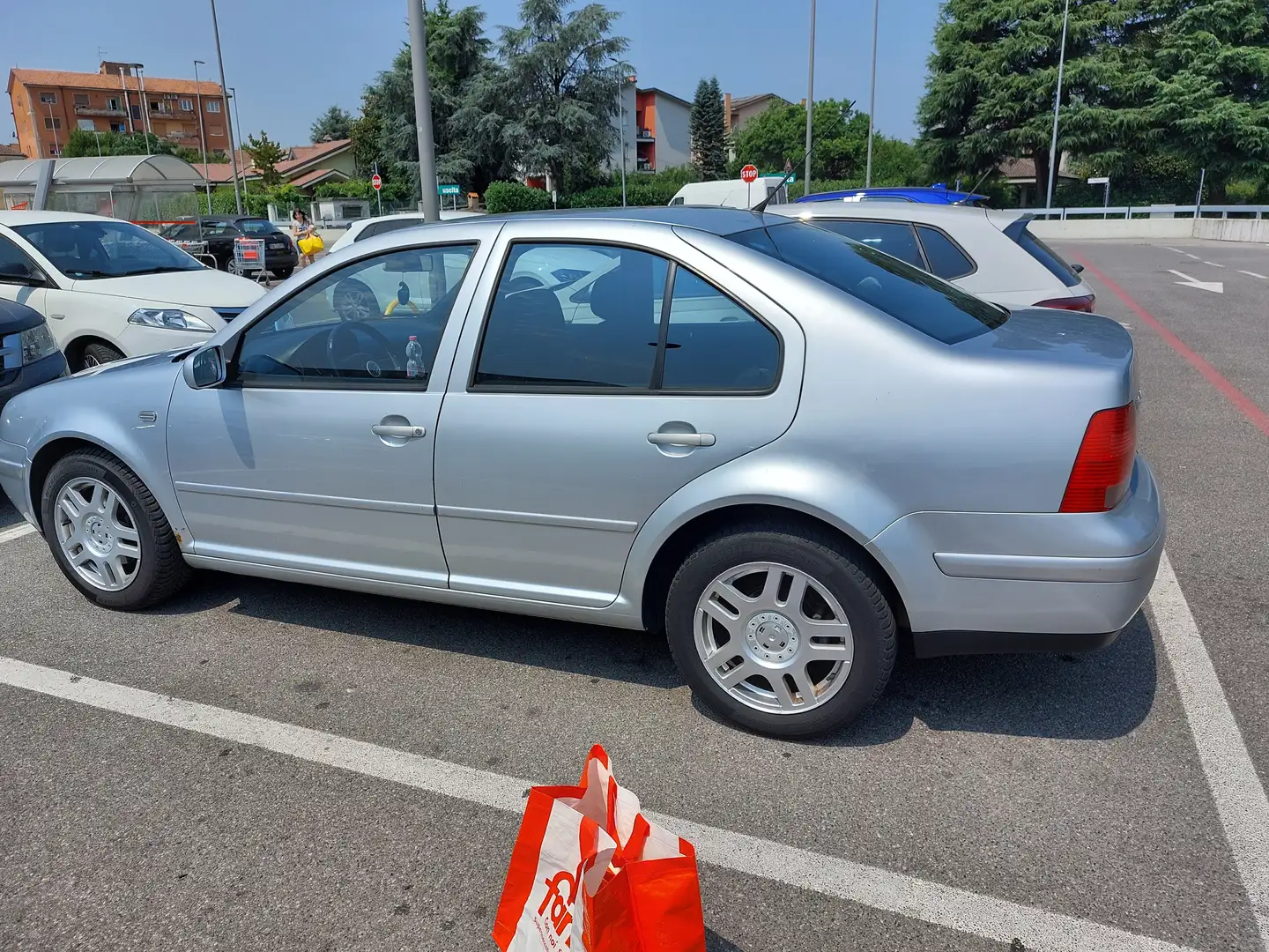 Volkswagen Bora Bora 1.9 tdi Trendline 101cv Argento - 1