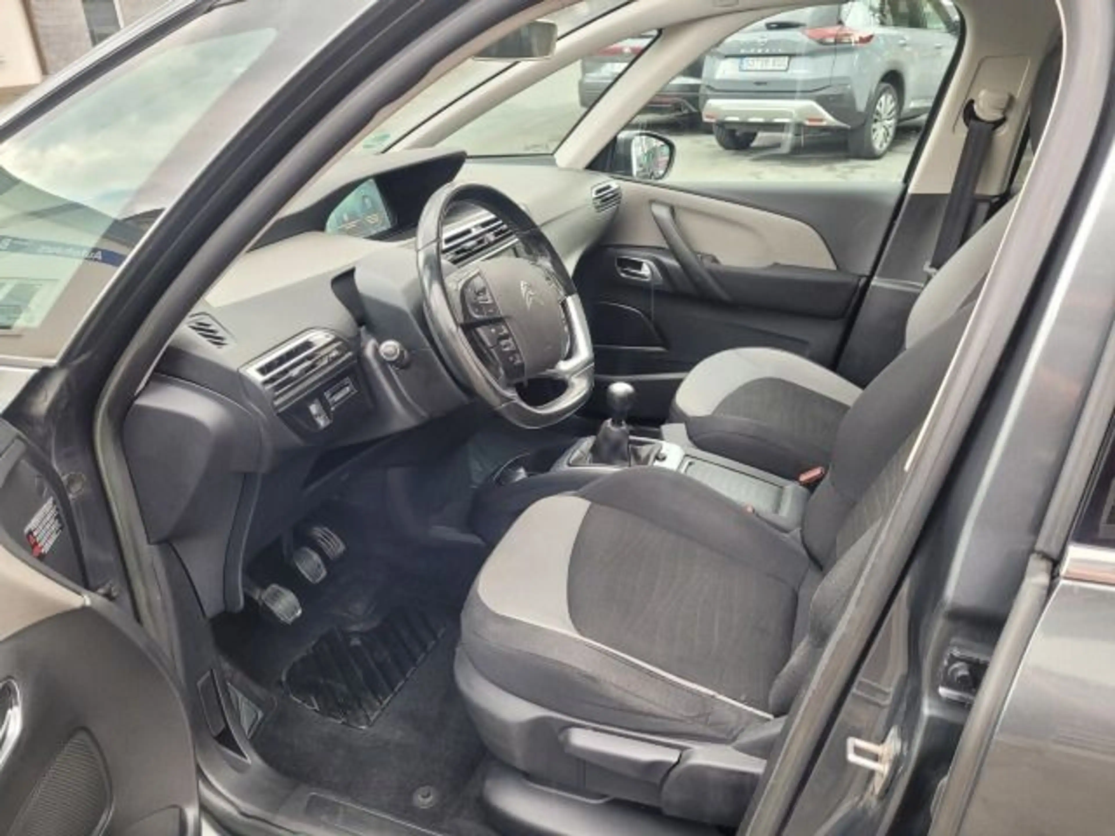 Citroen C4 Picasso /Spacetourer Intensive — photo 11