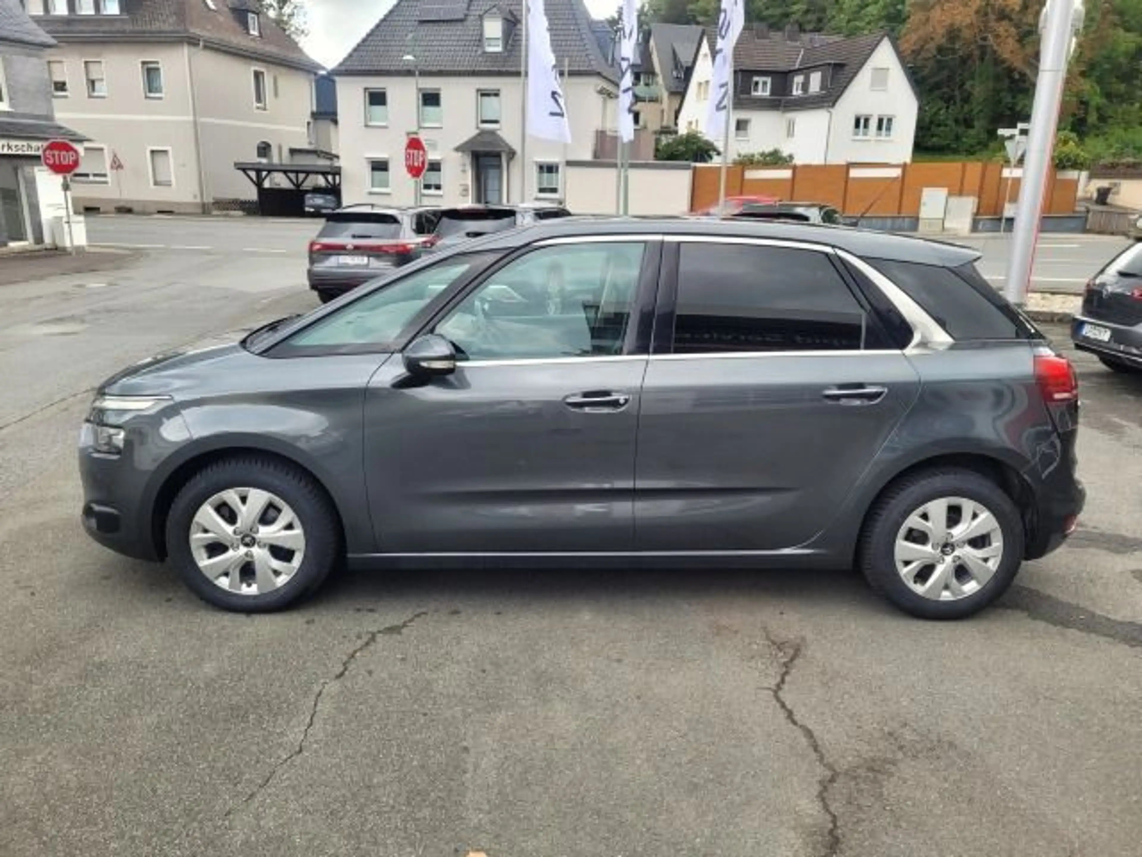 Citroen C4 Picasso /Spacetourer Intensive — photo 9