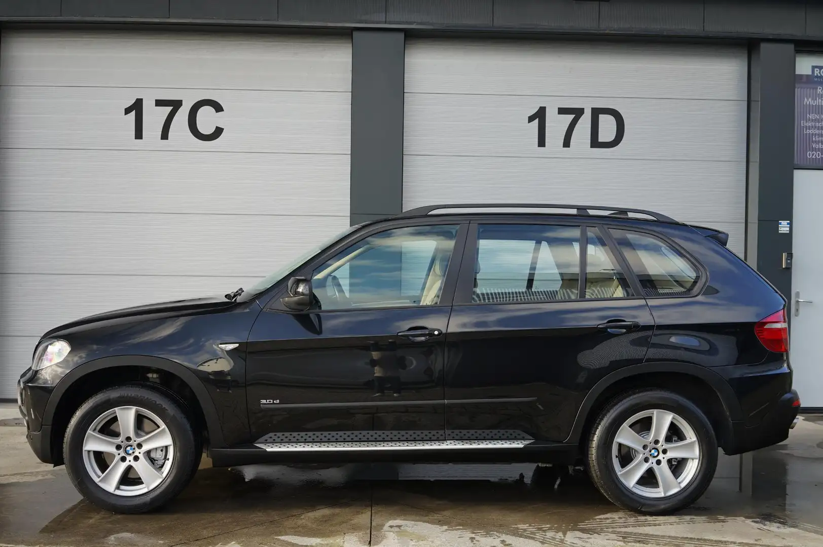 BMW X5 xDrive30d Noir - 1