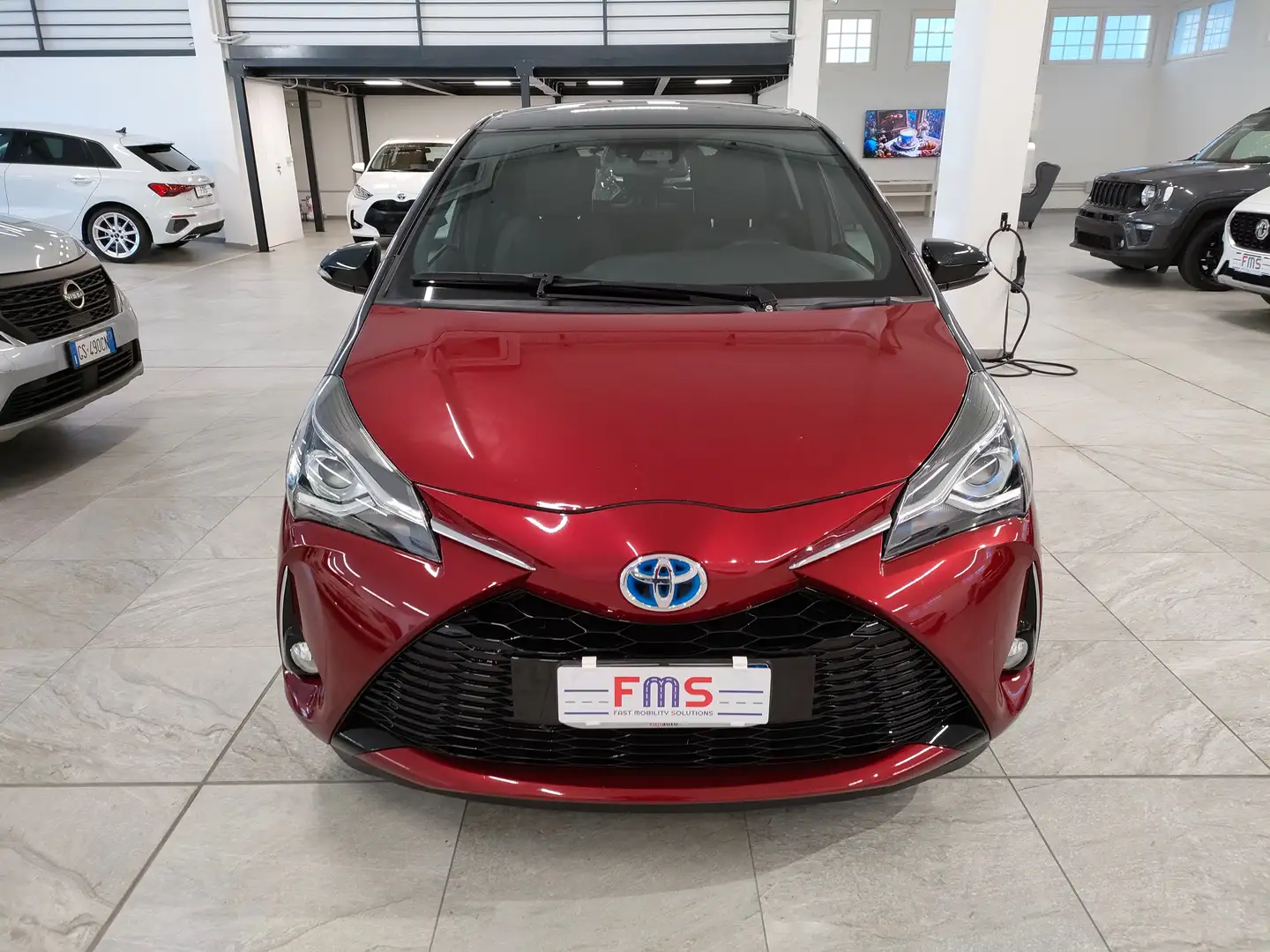 Toyota Yaris Yaris 5p 1.5h Trend Red Edition Rot - 2