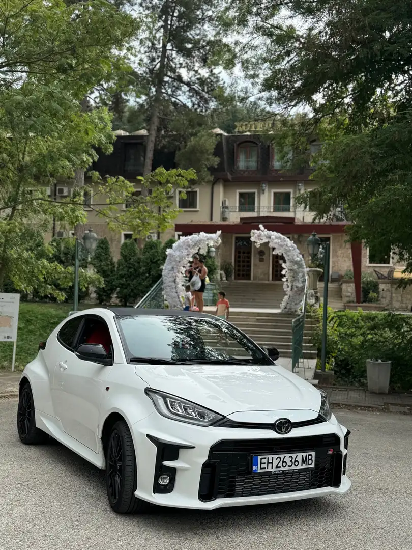 Toyota Yaris Weiß - 1