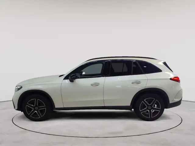 Mercedes-Benz GLC view 6