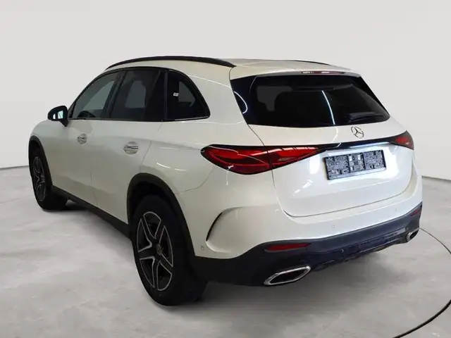 Mercedes-Benz GLC view 5