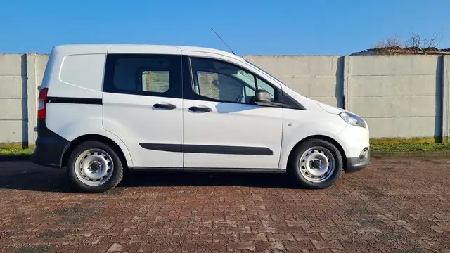 Ford Transit Courier 1.5 TDCI + KLIMA + 1.HAND + NAVi