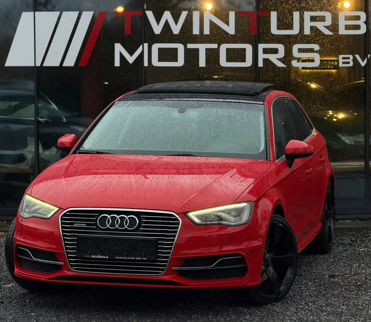 Audi A3 A3 1.8 T Automatik Ambiente Rood - 1
