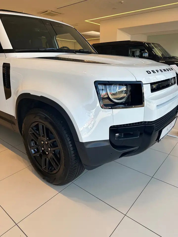 Land Rover Defender 2026